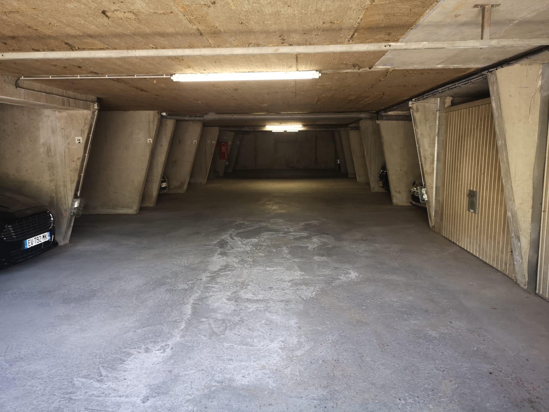Garage/Box - 18m² à Nîmes