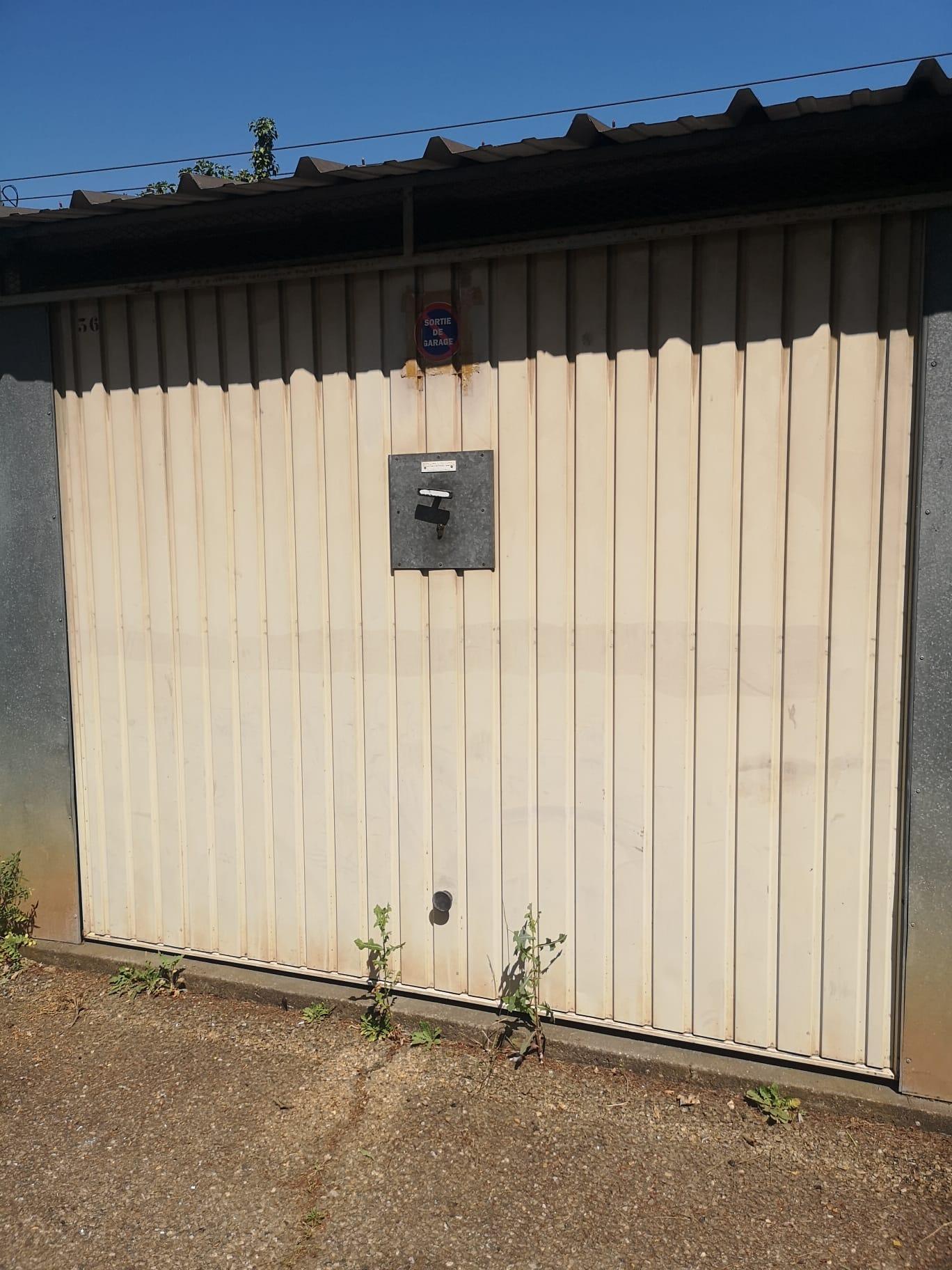 Garage/Box - 13m² à Nîmes