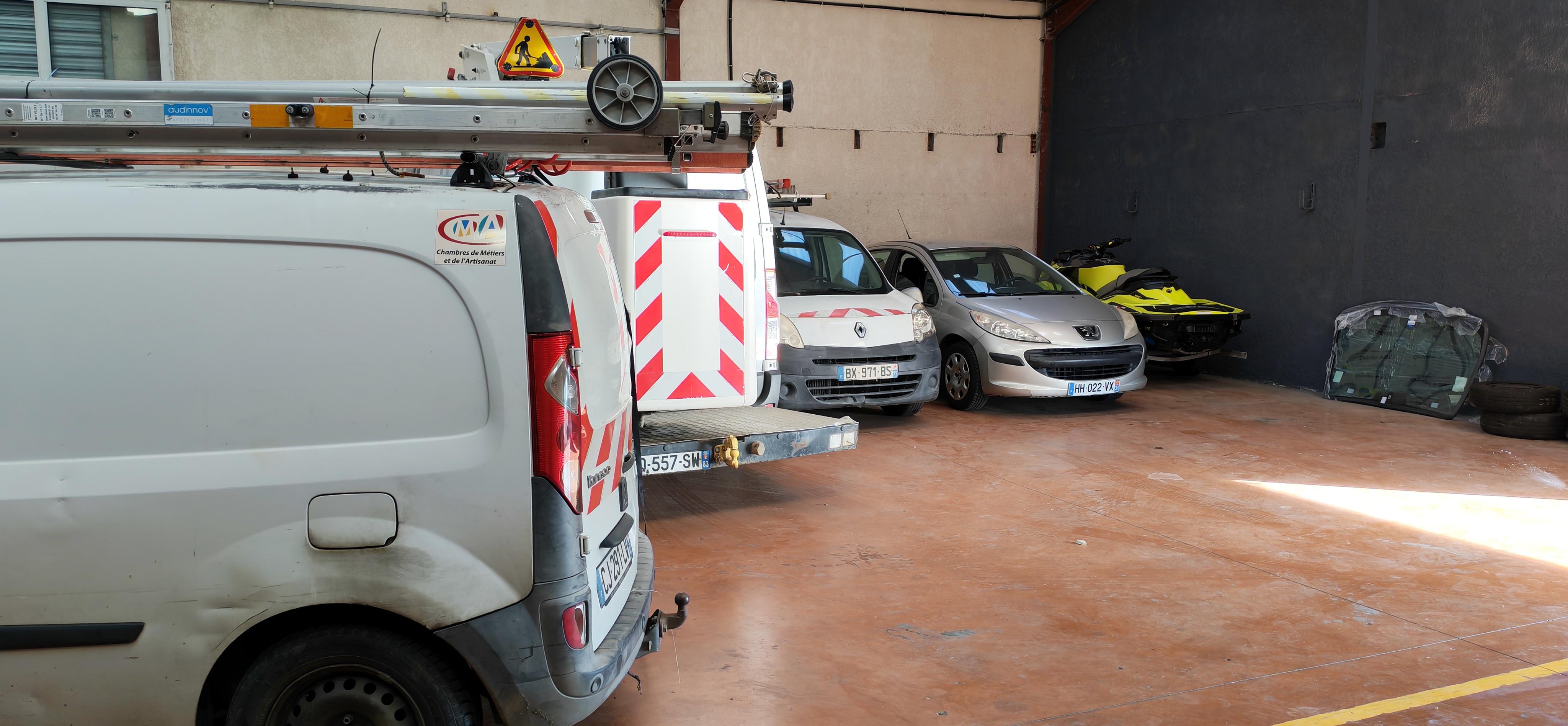 Locaux, box, jusqu'à 300m2