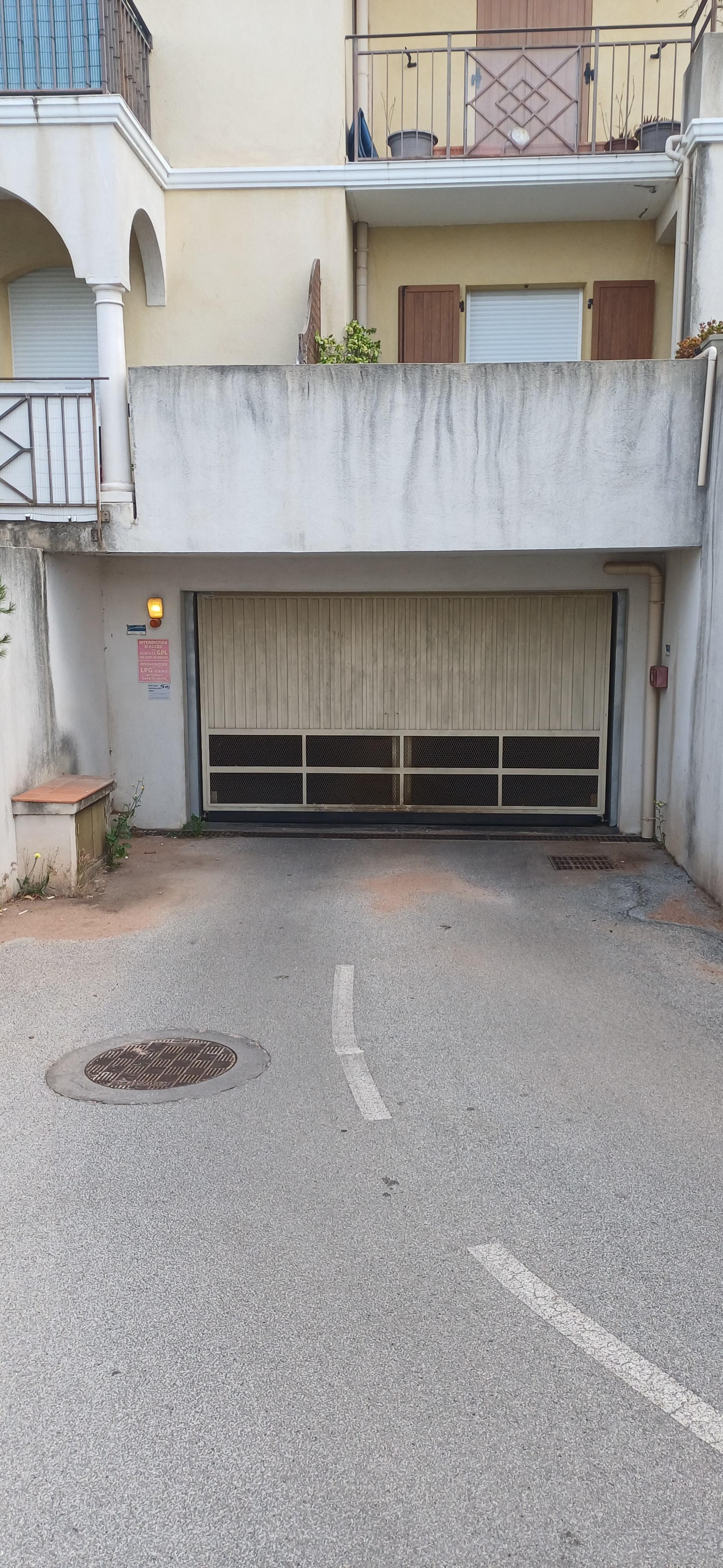 Parking 13m² à Roquebrune-sur-Argens