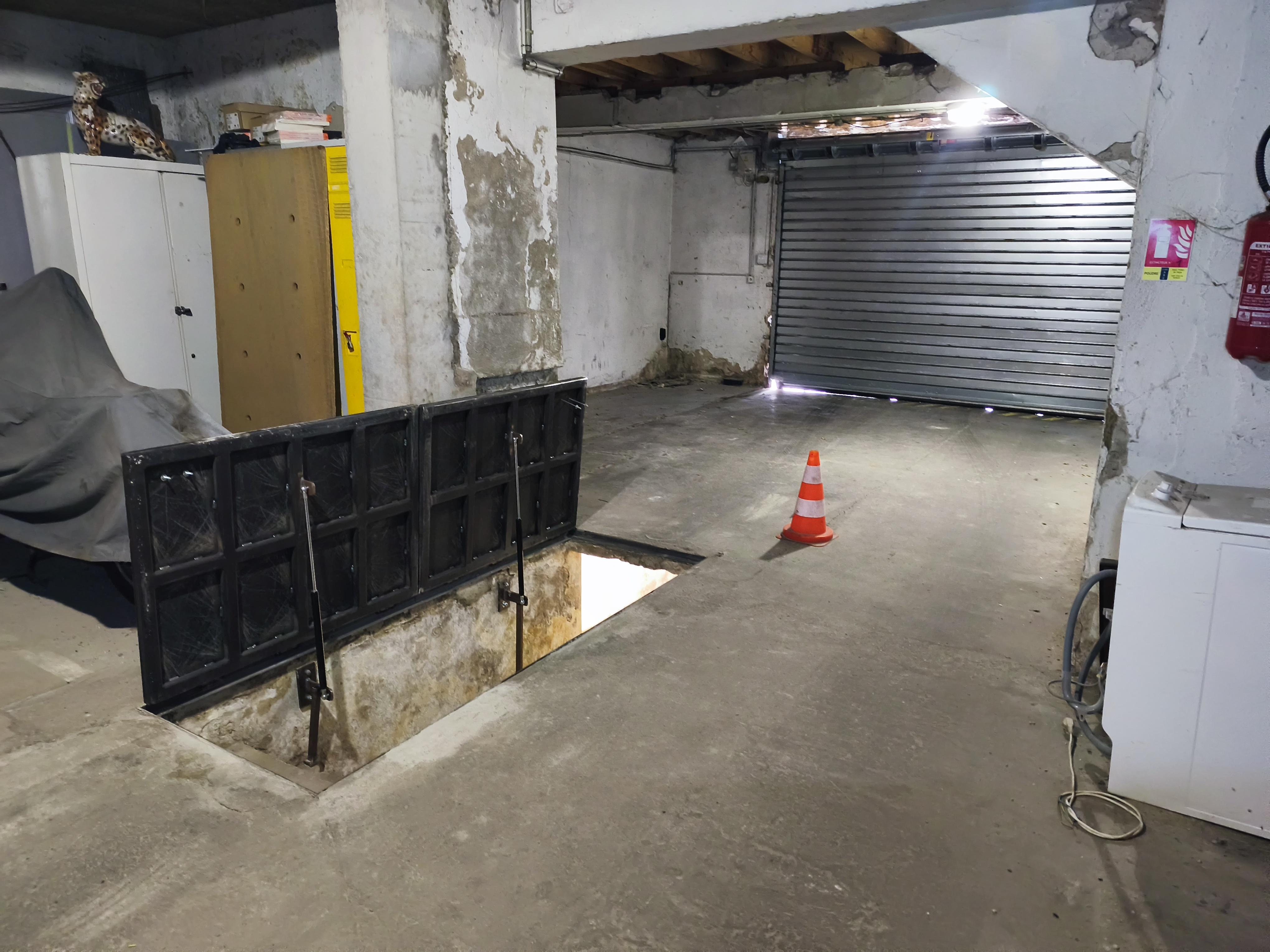 Cave à louer dans immeuble accès facile RDC