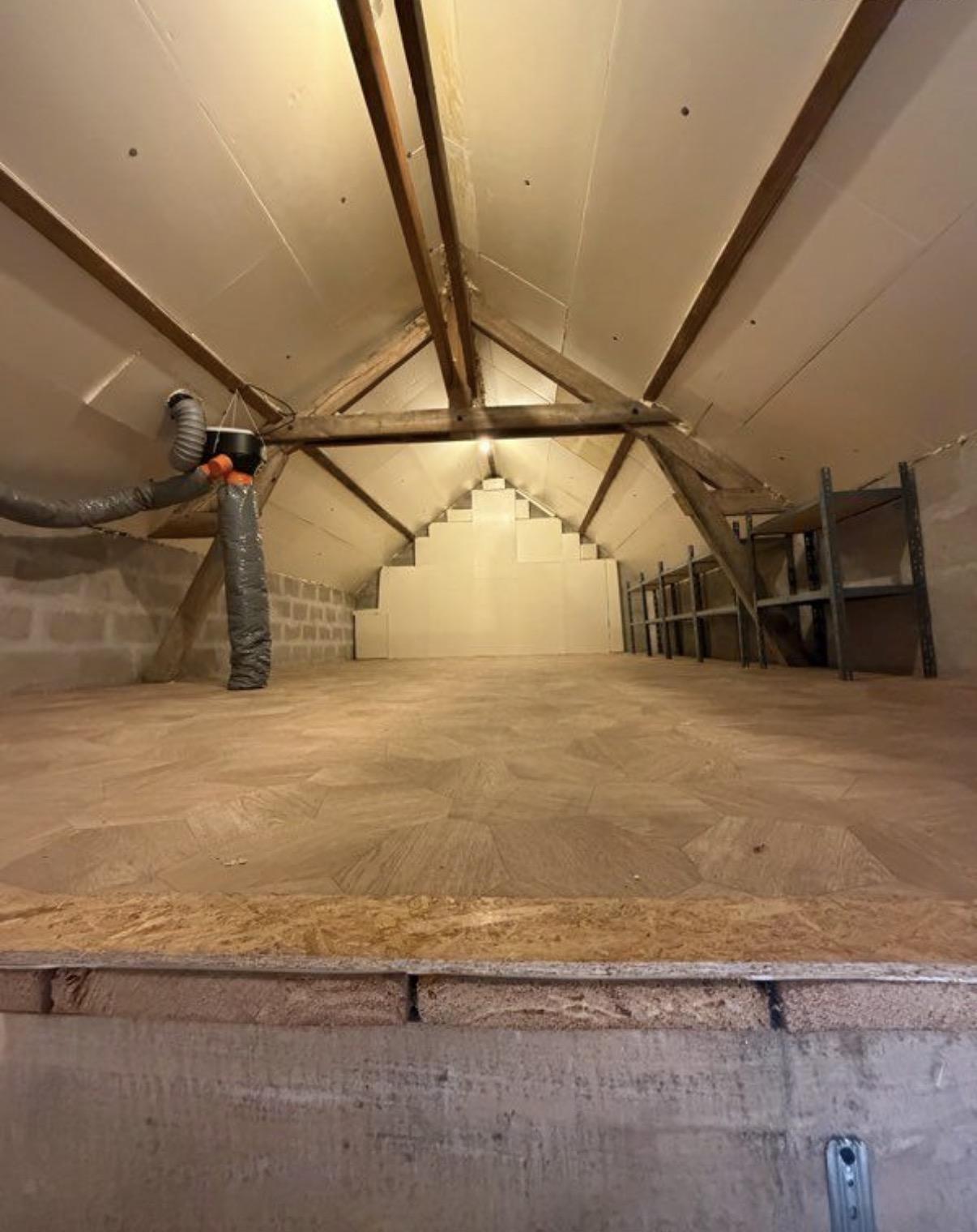 Grenier aménagé 22m² – zone d’activité