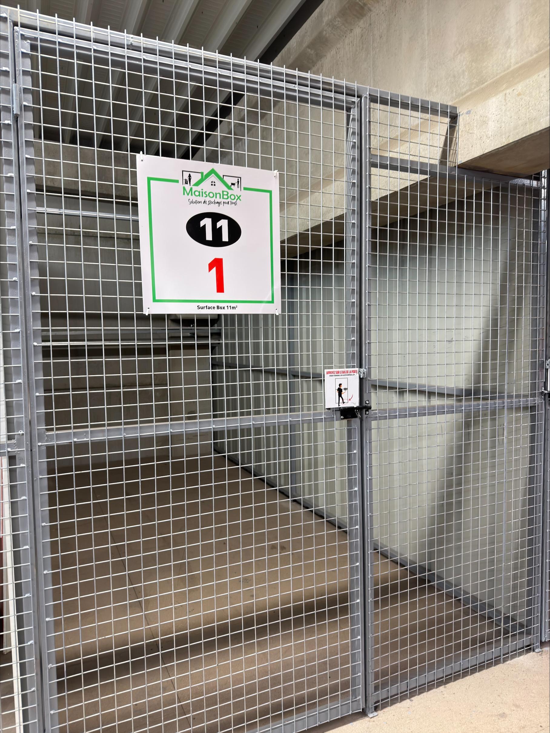 Box de 11m2 à Stains 93