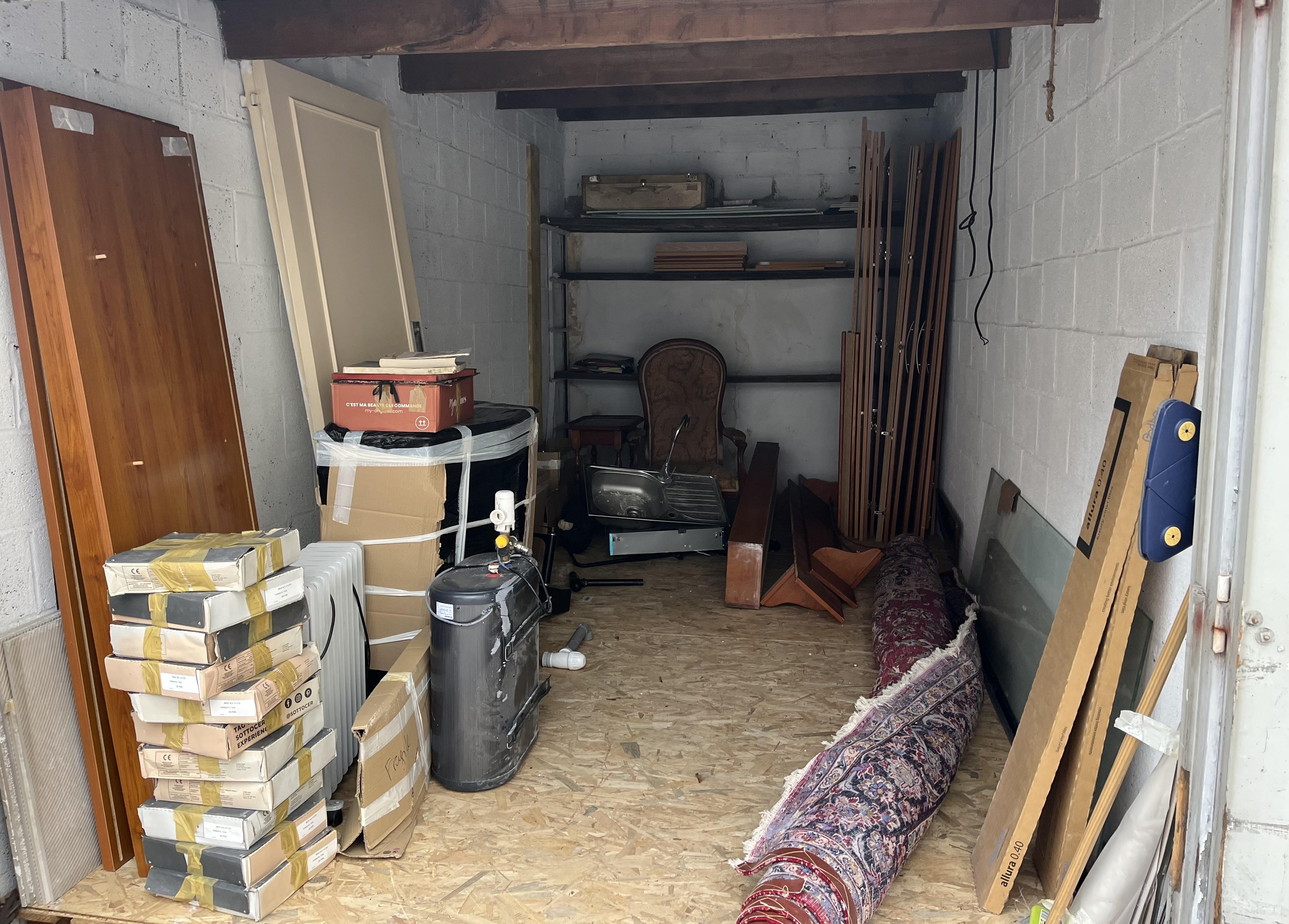 Box privatif sécurisé 11 m² – Stockage –