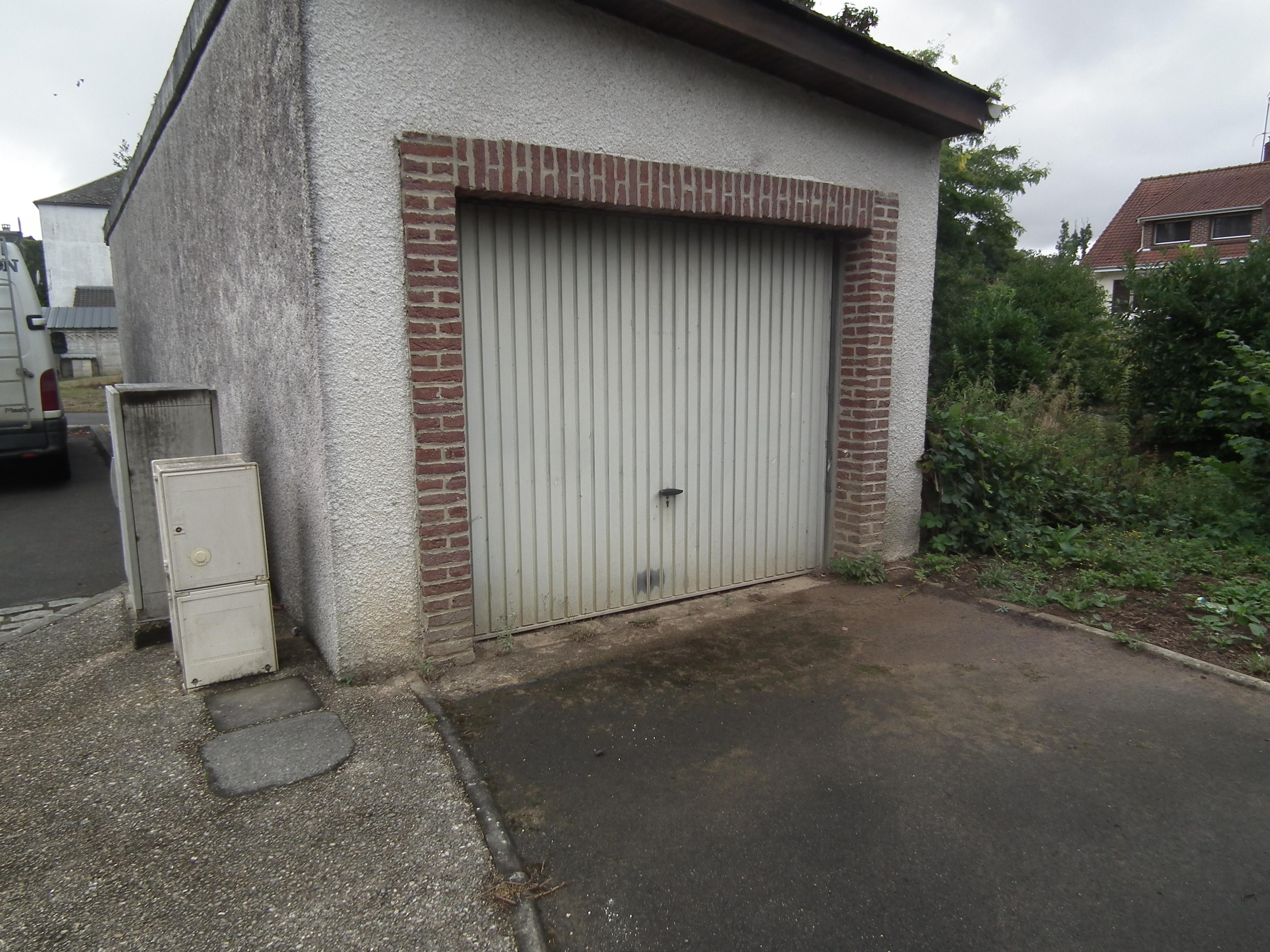garage de stockage ou voiture