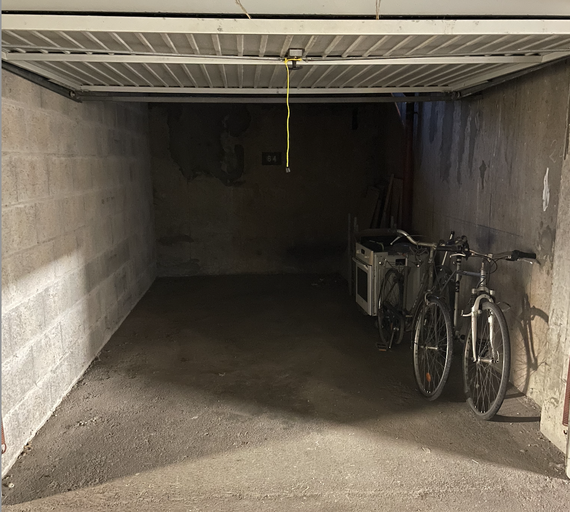 Garage Box 17m2 Reze 8 mai / Pont