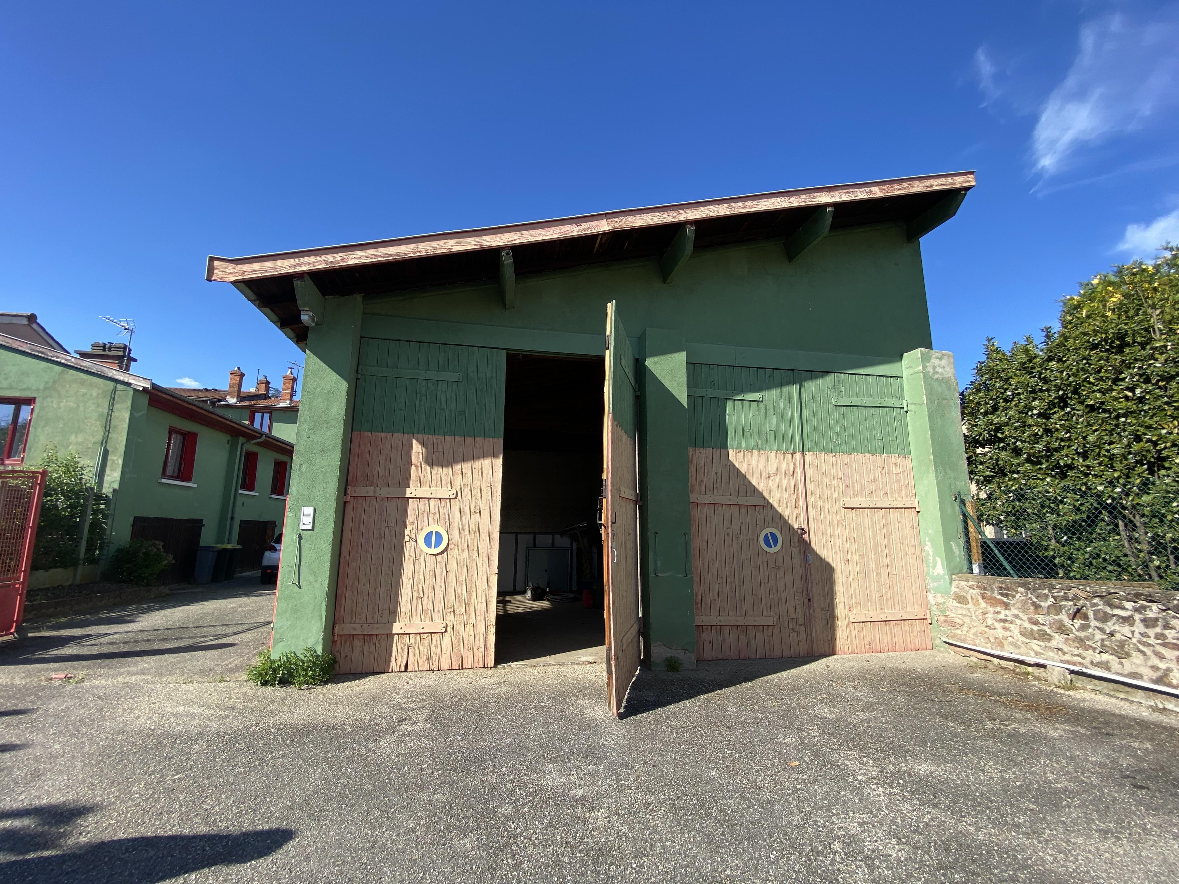 Entrepôt, hangar, garage de 65m² à louer à