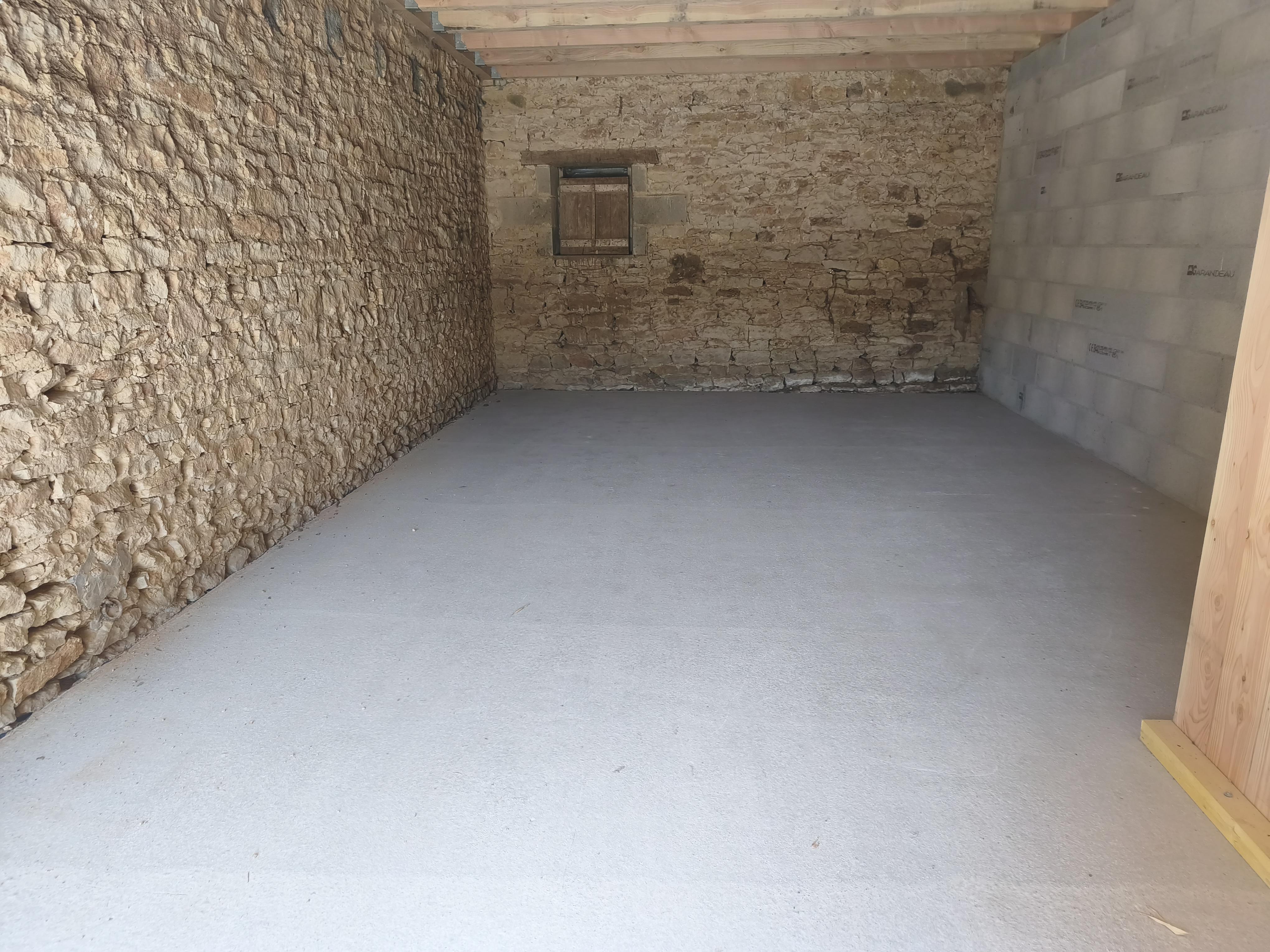 Box stockage 32 m2 grande hauteur 2,95 m