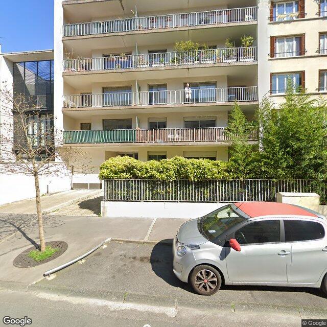 Grand box (27m2) de stationnement / stockage ou