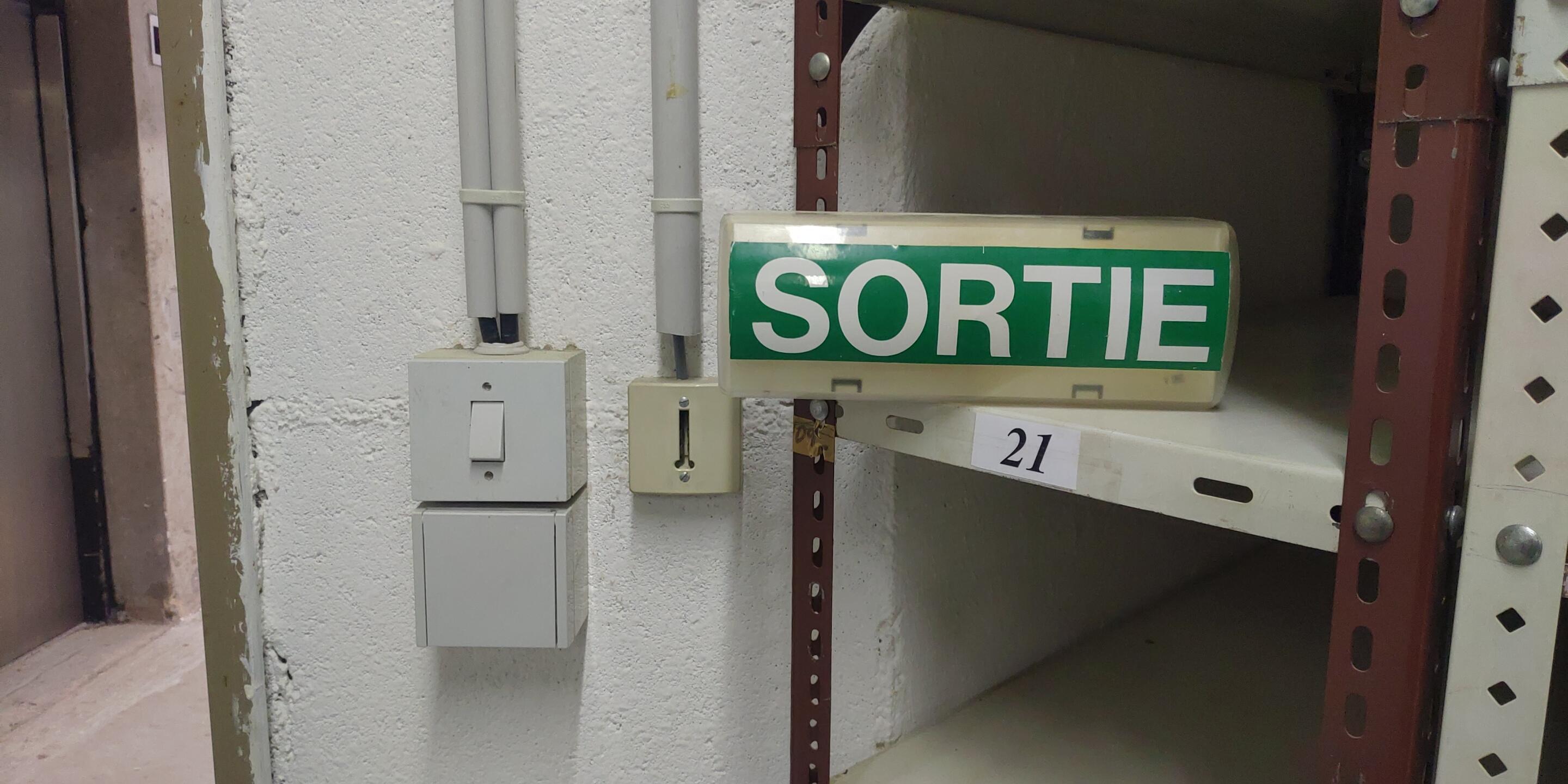 RARE 🔐 Local sécurisé 30 m² – Archives,