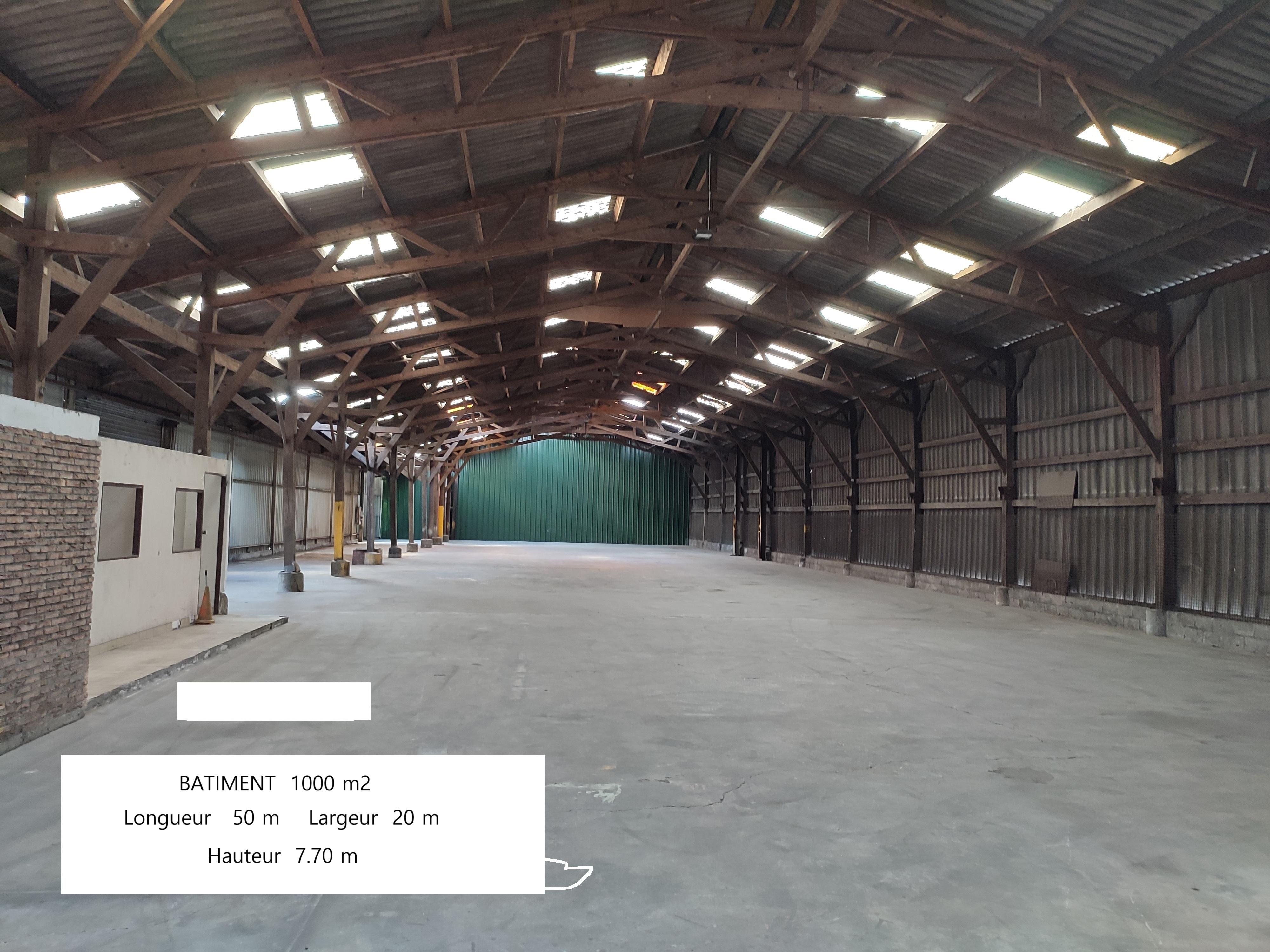 BATIMENTS DE STOCKAGE ET ATELIER