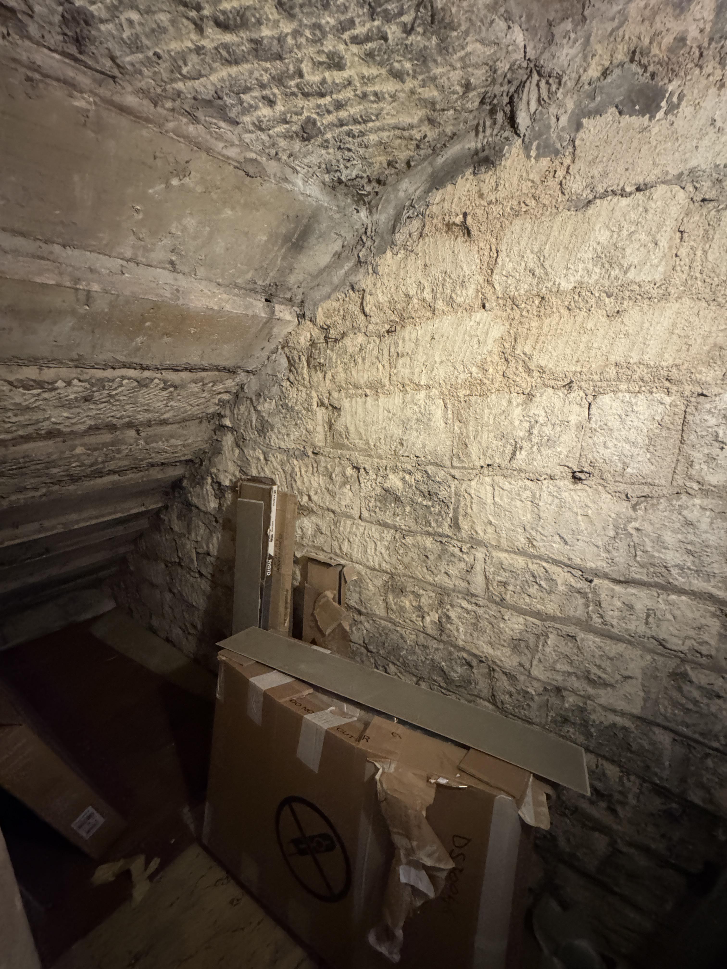Cave sécurisée et éclairée - 5m2 - Paris