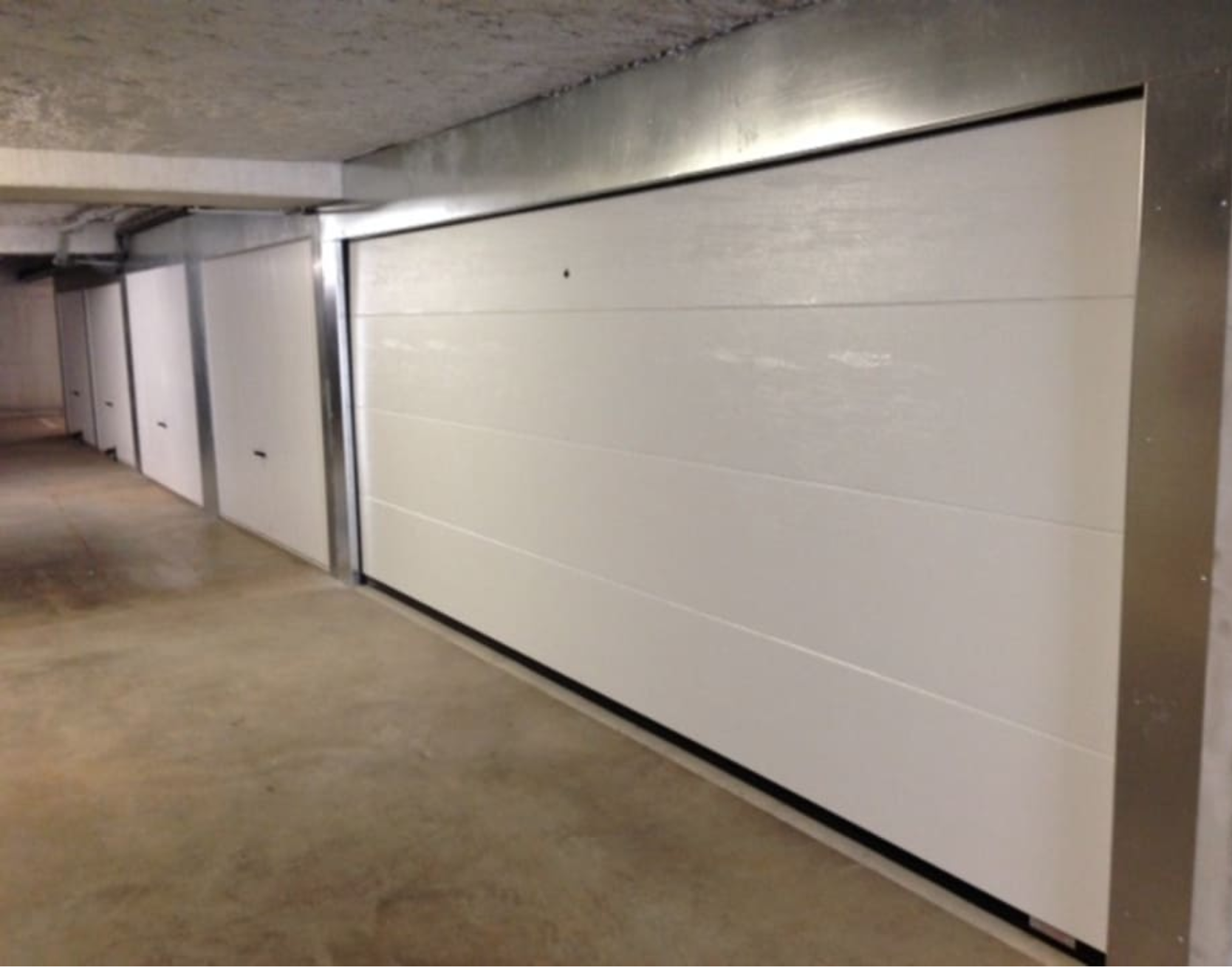 Garage / Boxe fermé neuf haut de gamme