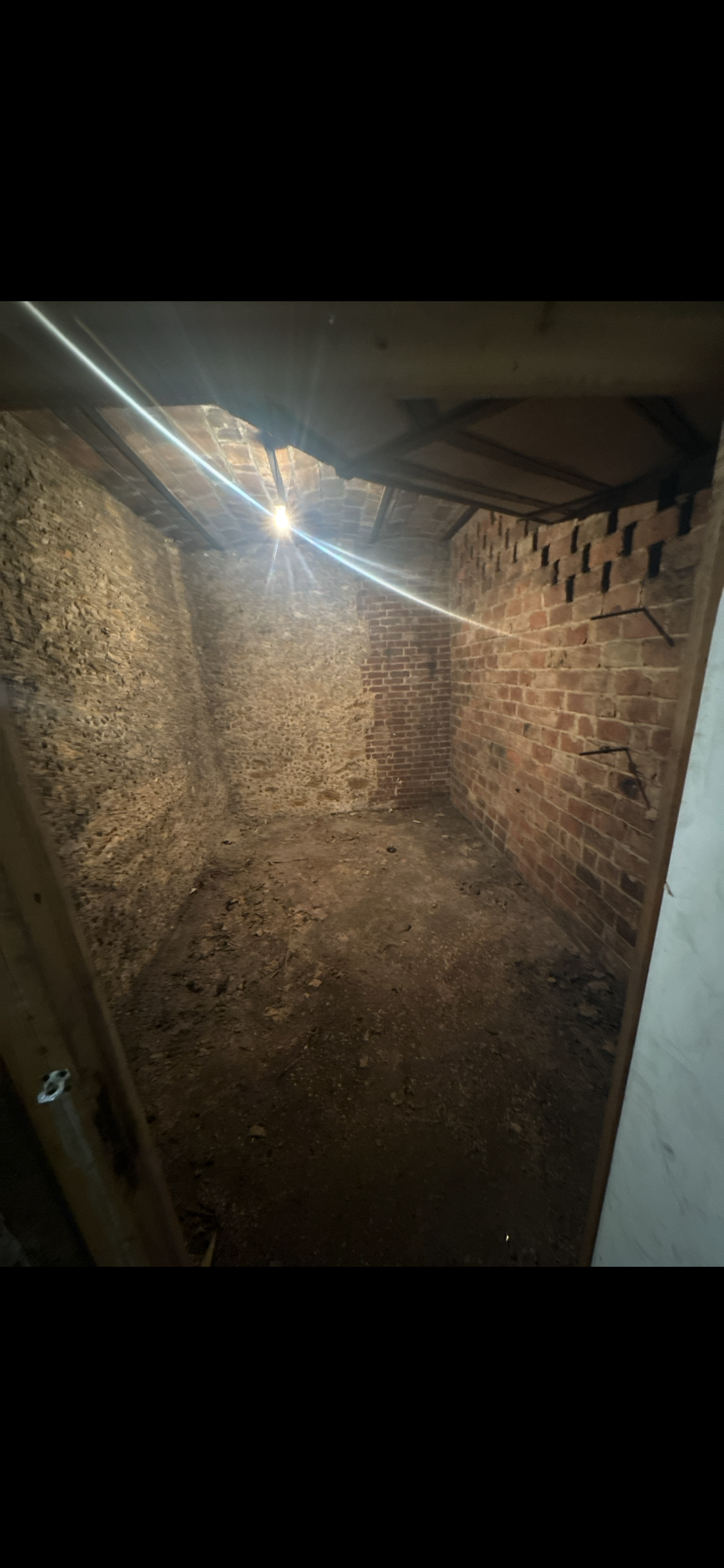 Cave n°7 - 8m² - Rue de Courcelles