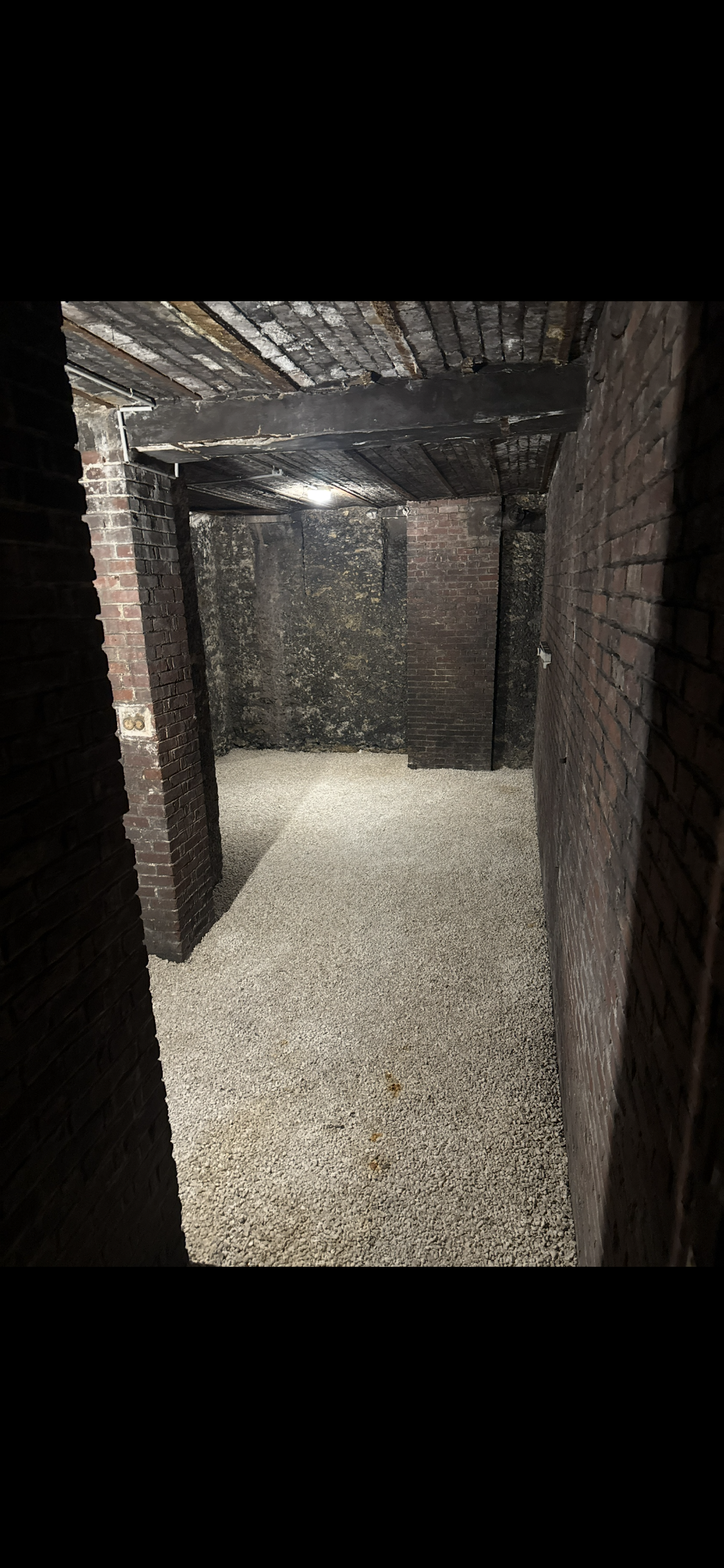 Cave Ex Chaufferie - 36m² - Rue de