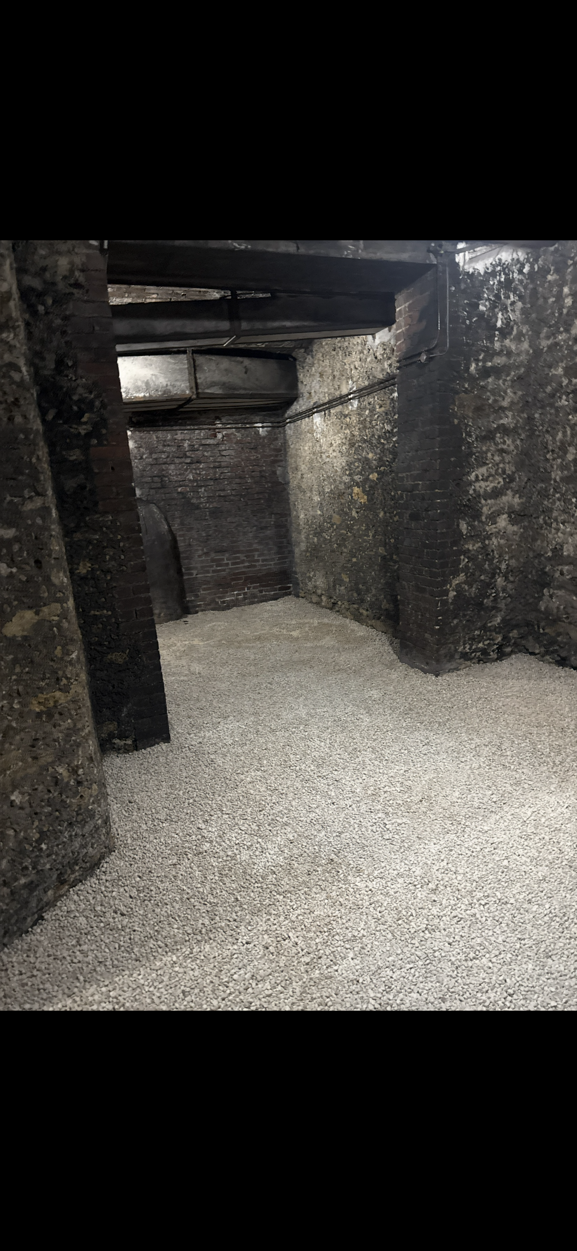 Cave Ex Chaufferie - 36m² - Rue de