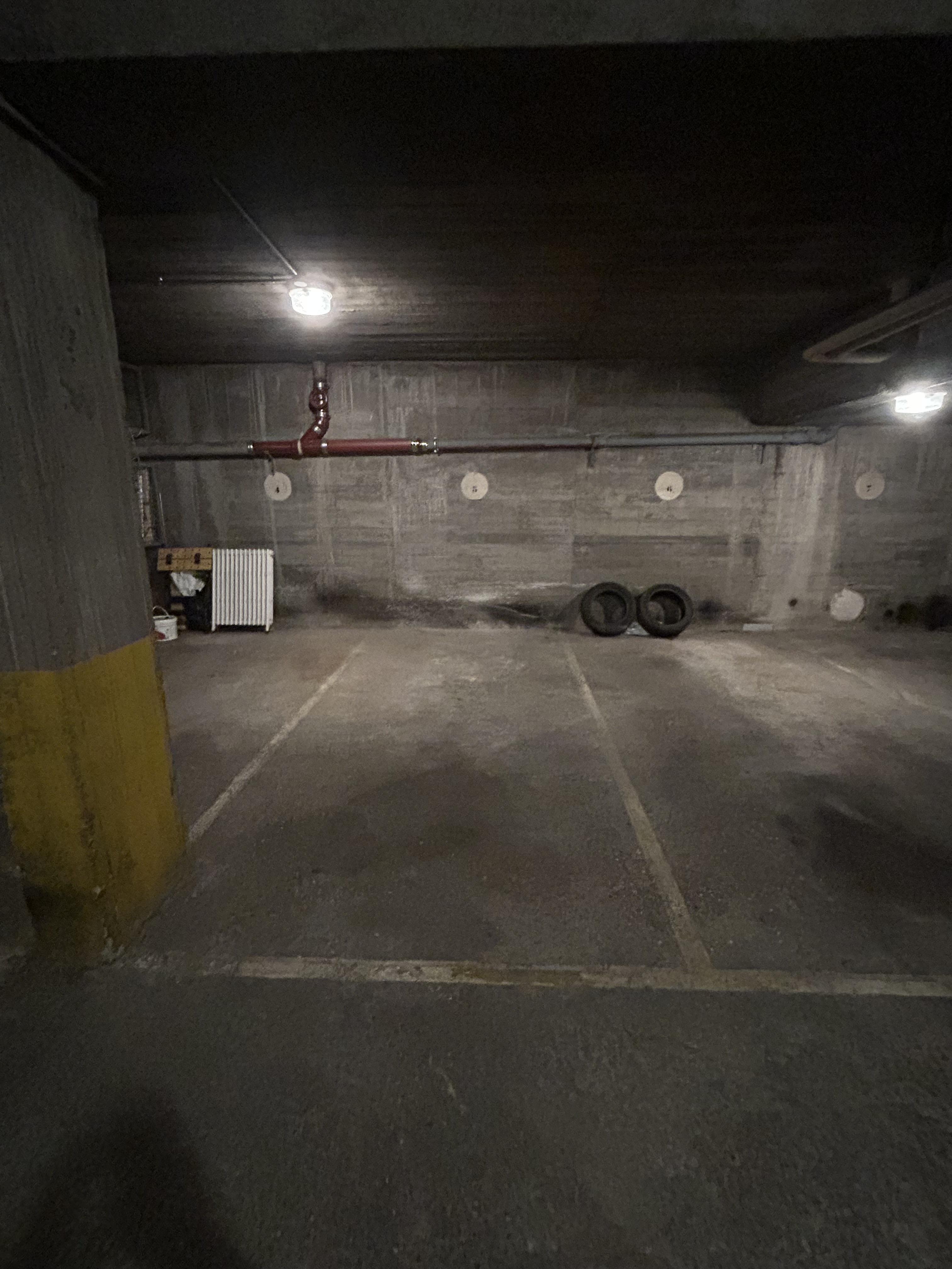 PLACE DE PARKING SÉCURISÉE - VINCENNES
