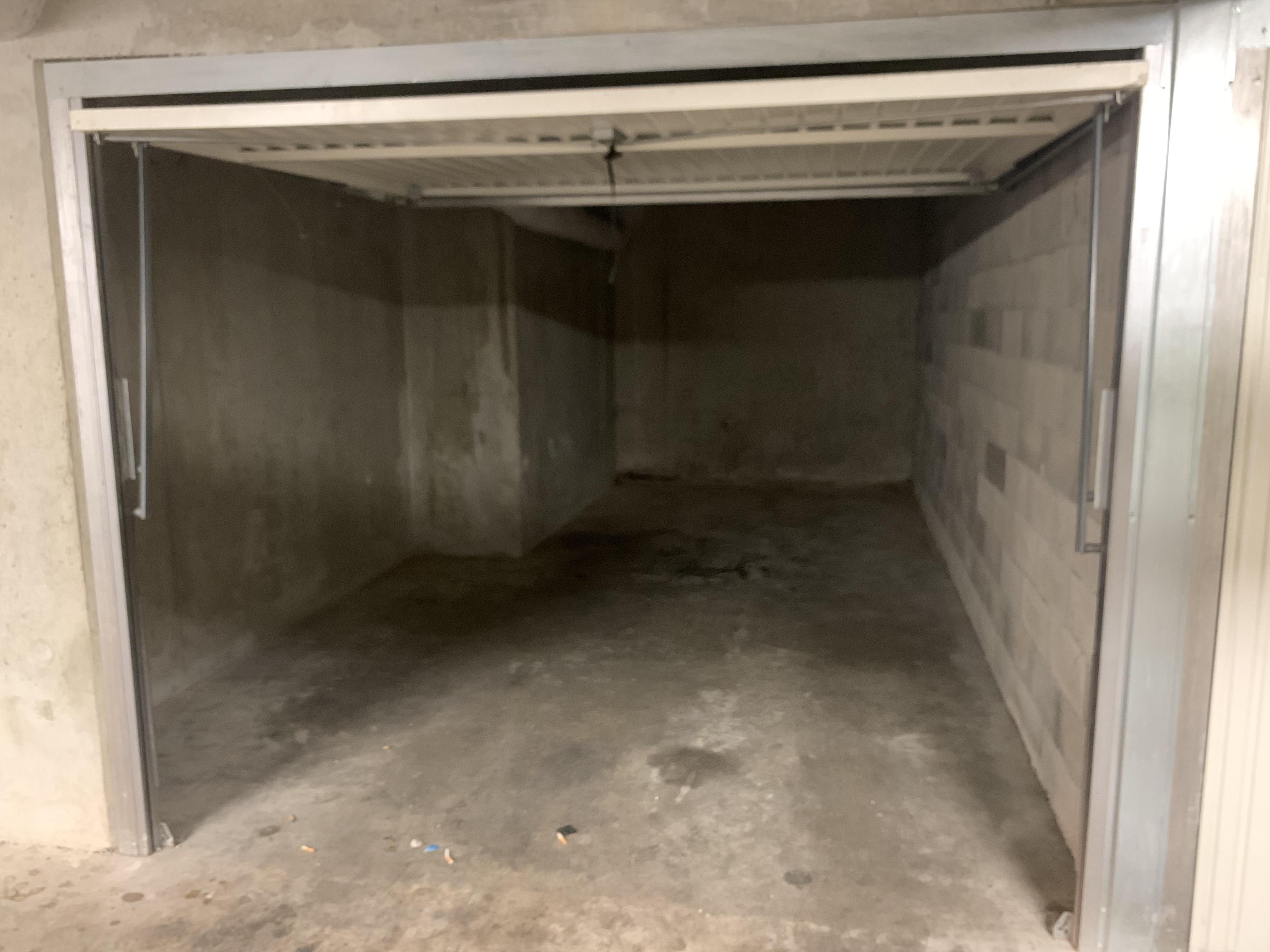 Garage/box 21m² à Villeurbanne