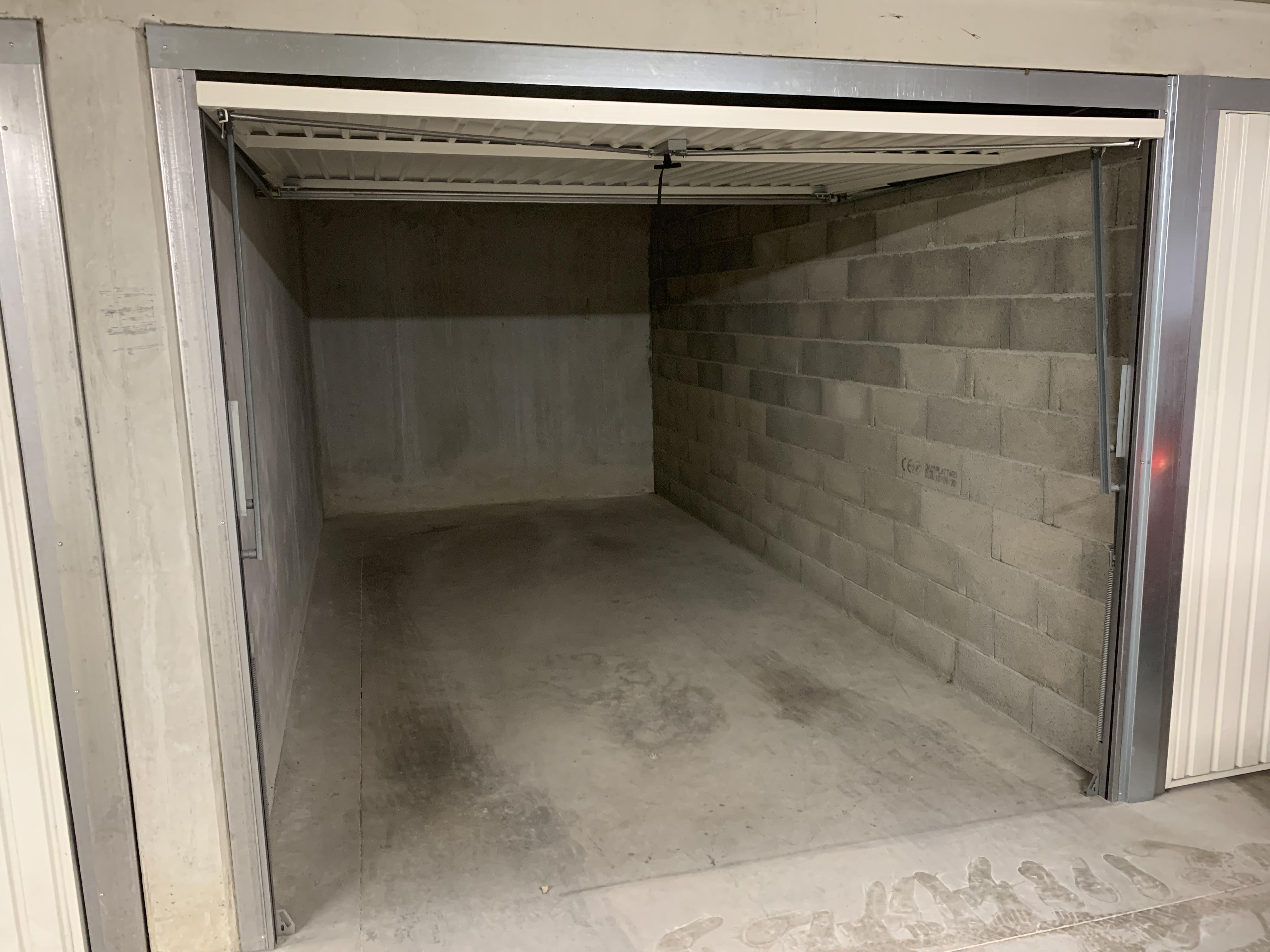 Garage/box 18m² à Villeurbanne