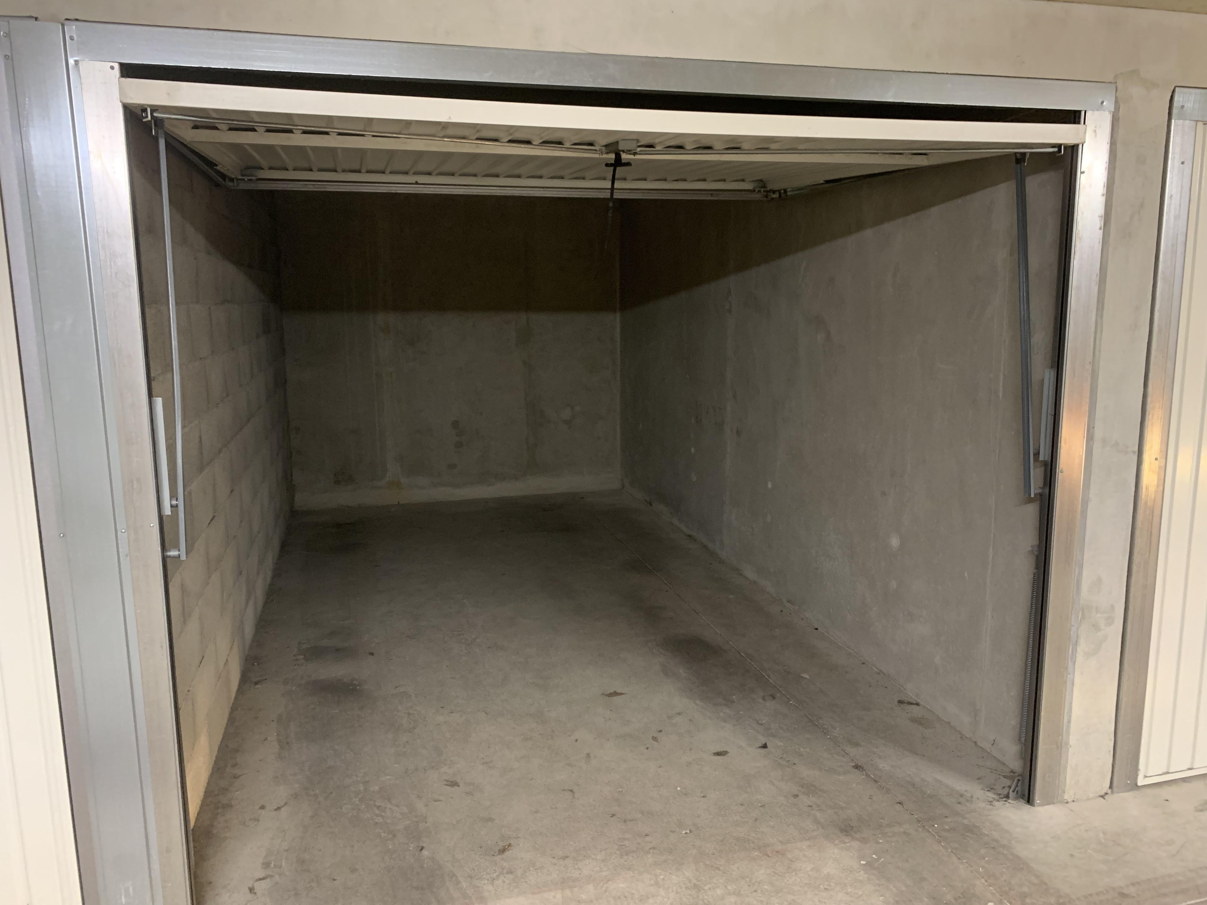 Garage/box 18m² à Villeurbanne