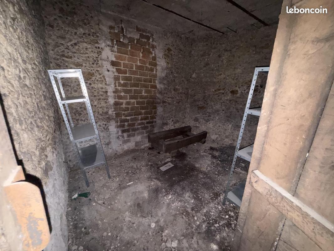 Cave saine à louer - 8m2 - Paris