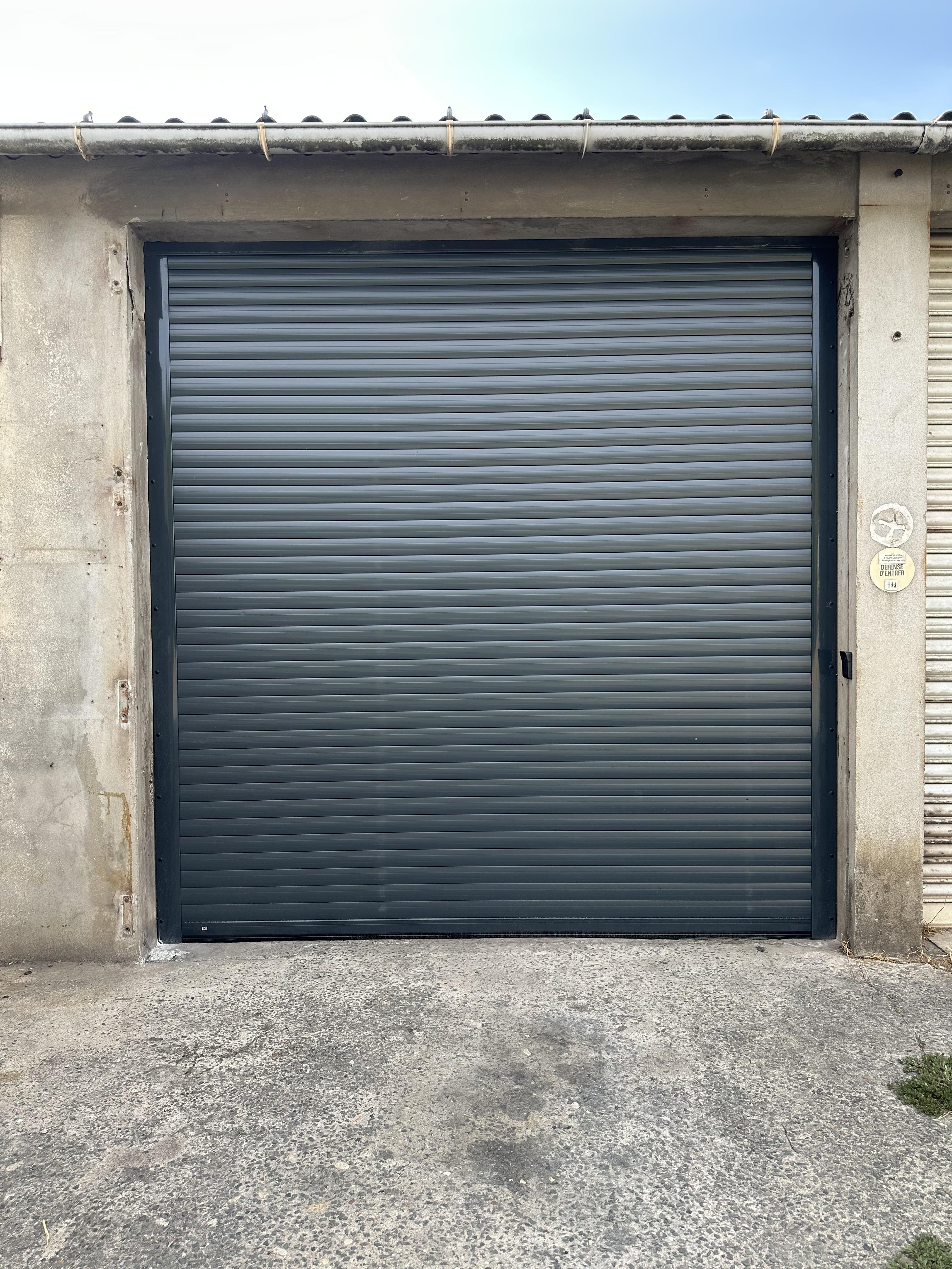 Garage sécurisé : places voitures