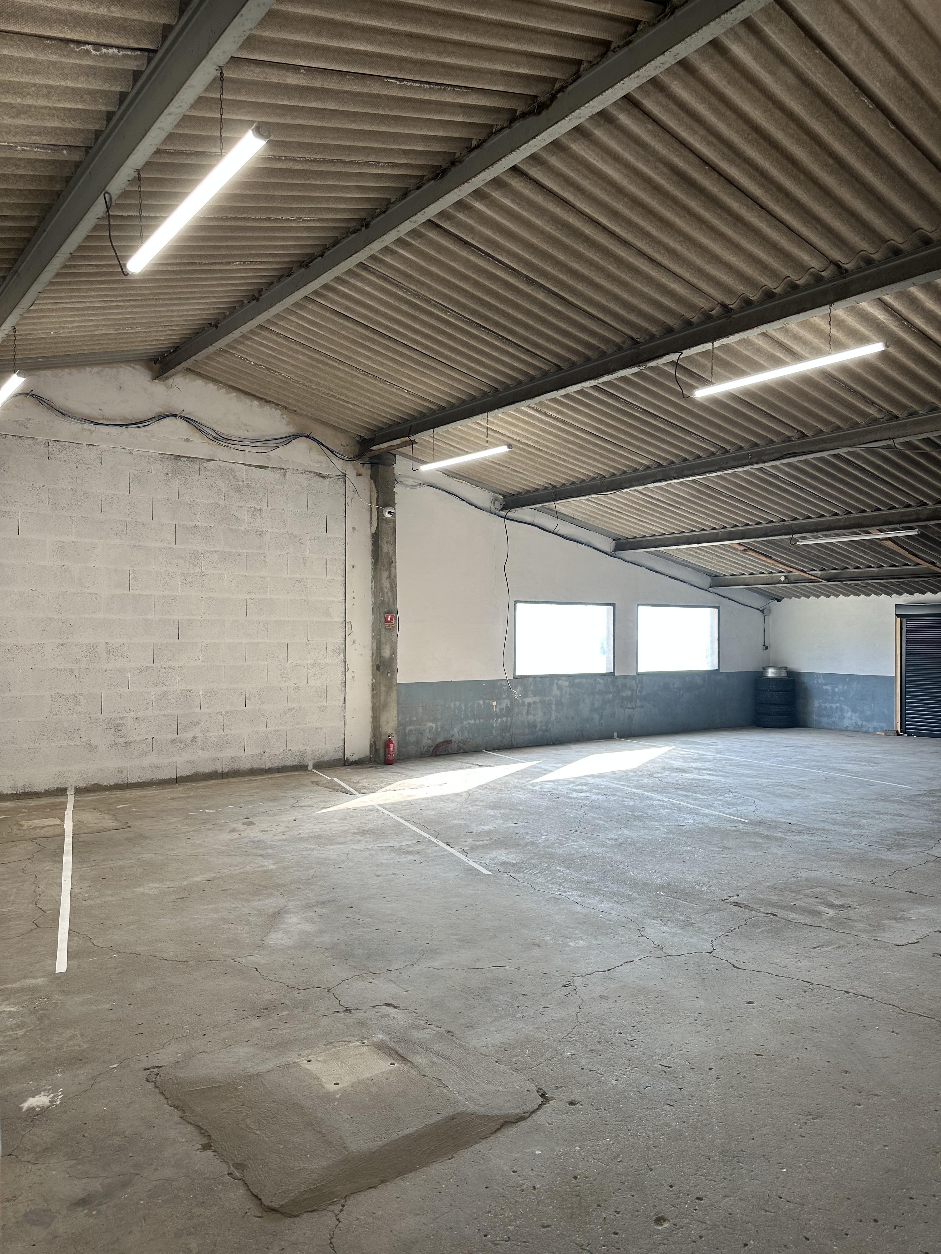 Garage sécurisé : places voitures