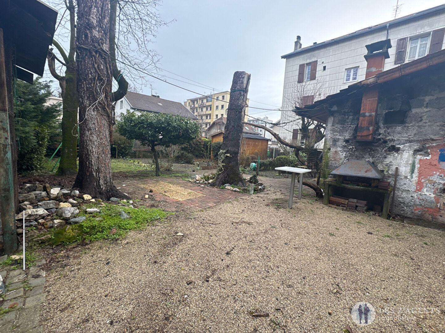 Local fermant à clé de 40 m² +