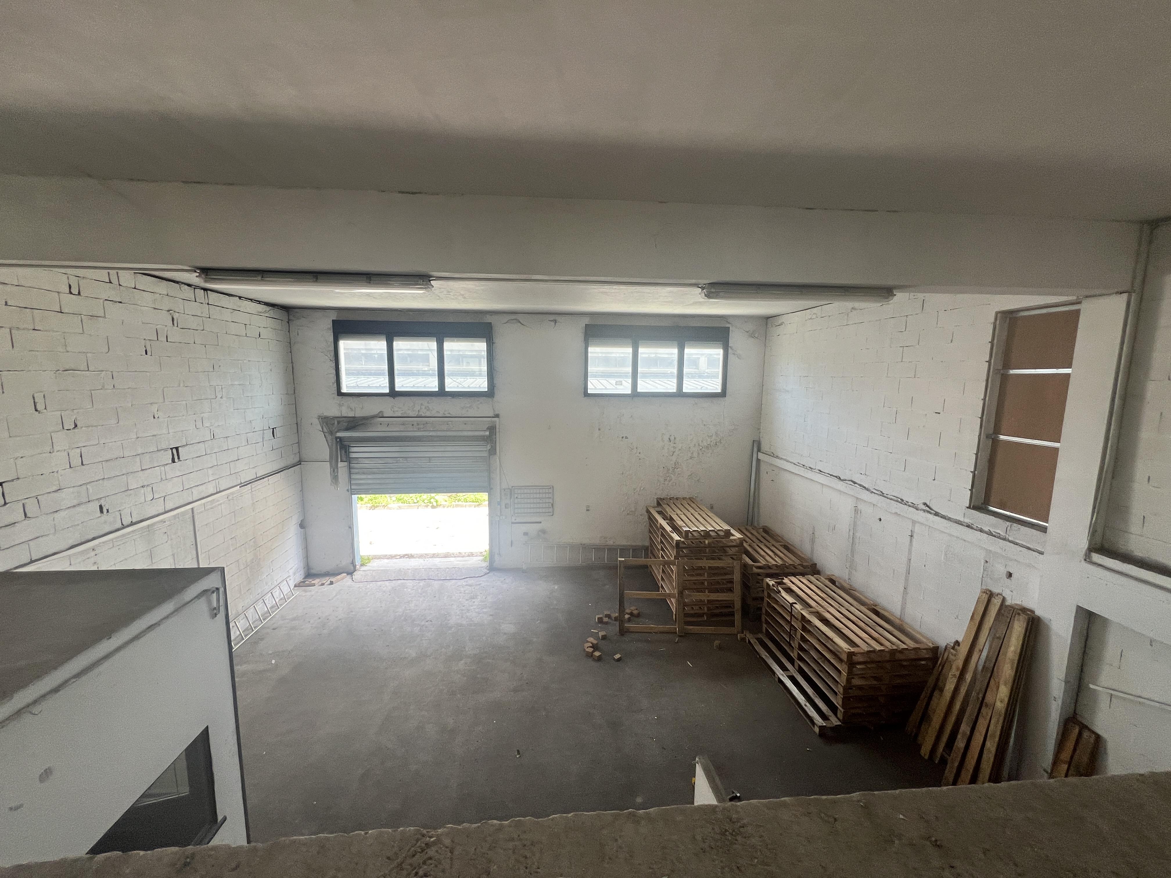 Local de stockage 260m2 à Bagnolet - proche