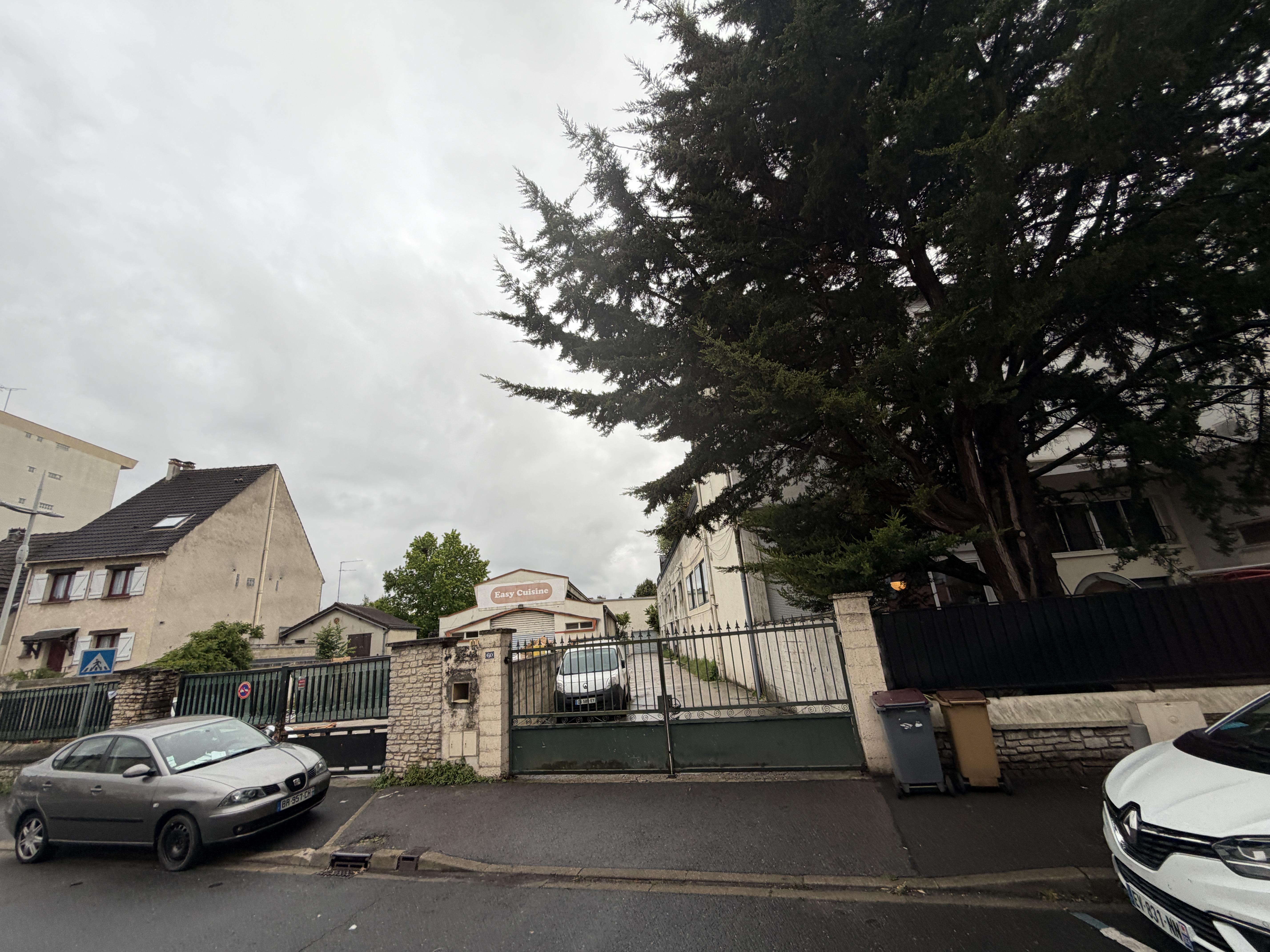 Local de stockage 260m2 à Bagnolet - proche