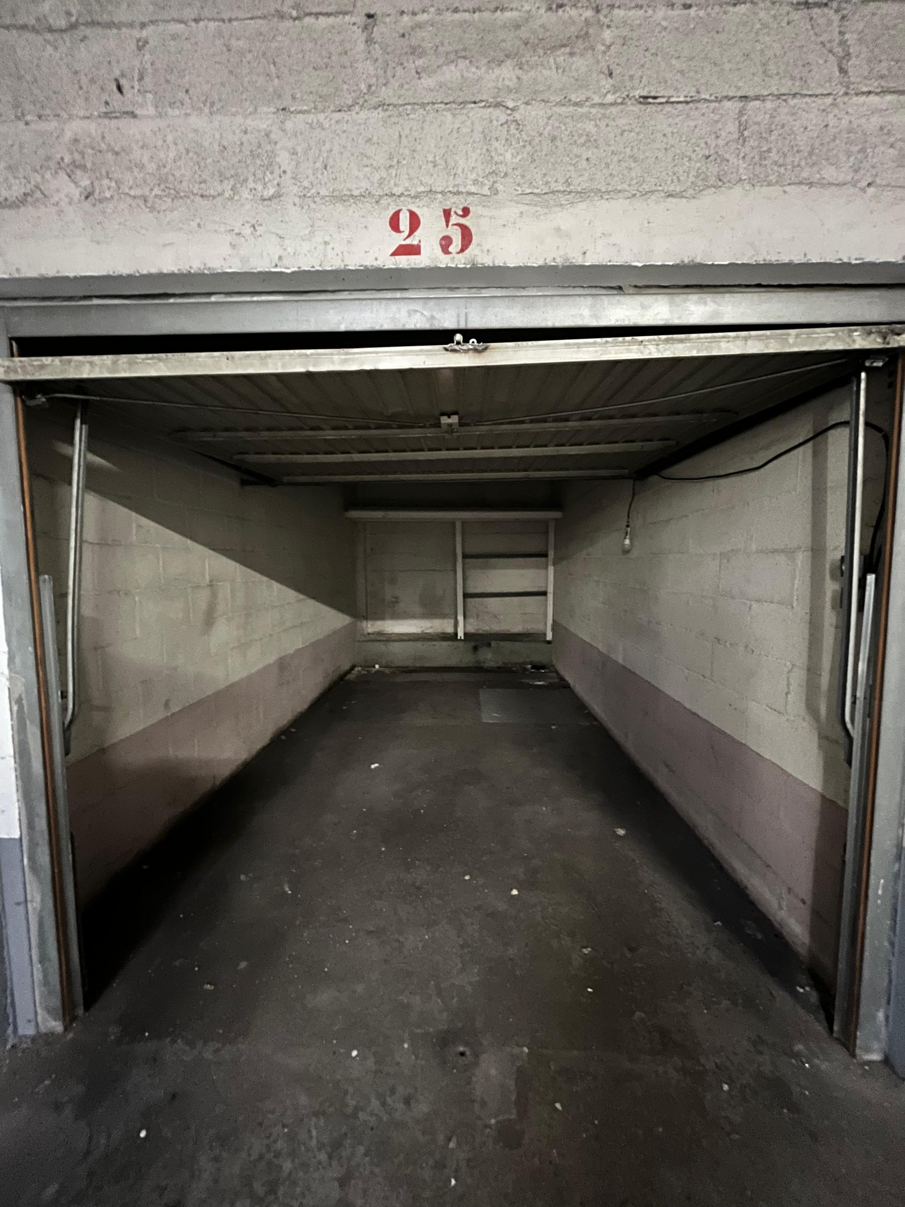 Box de stockage sécurisé - 17 Rue Ambroise