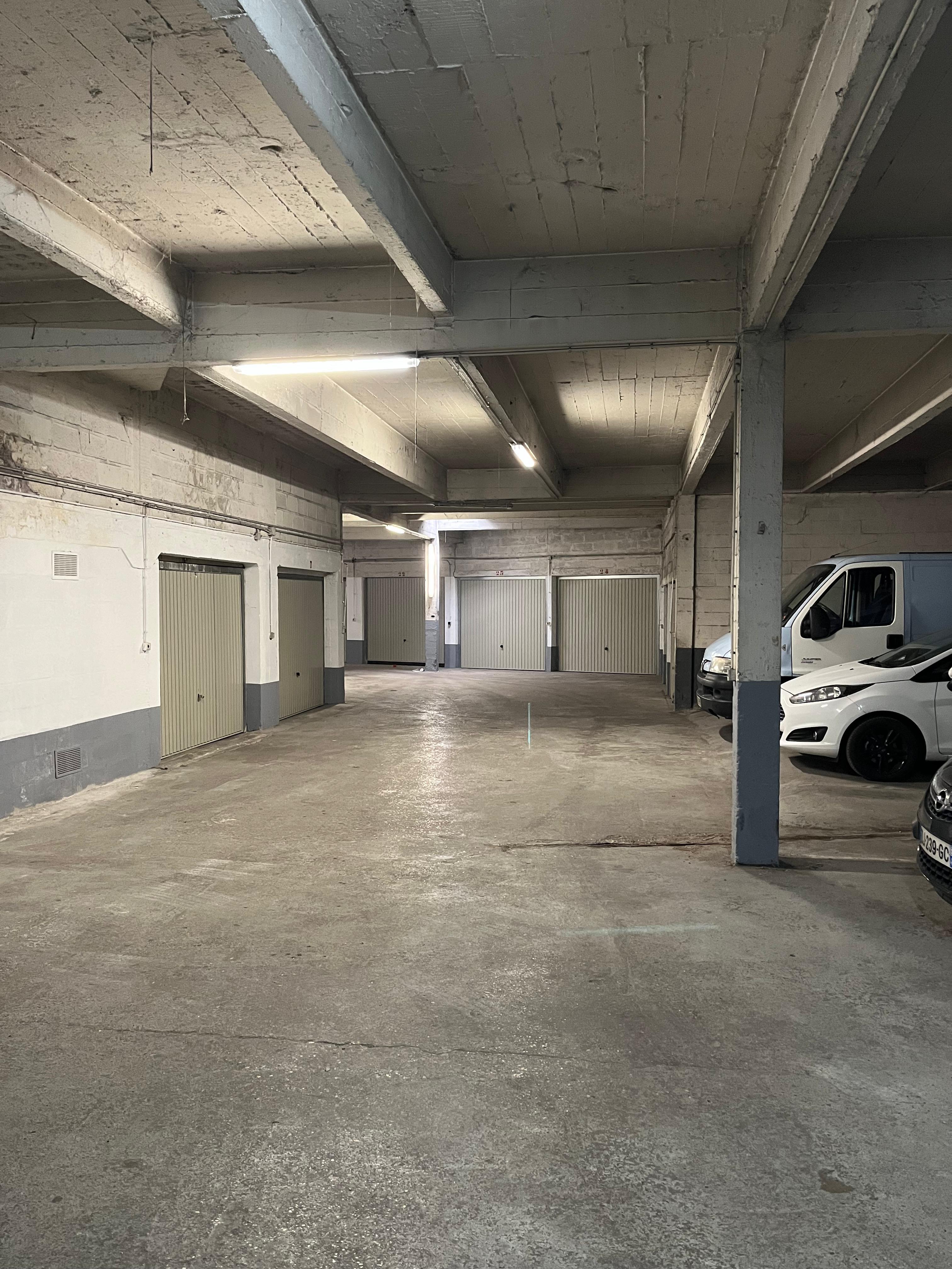 Place de Parking Privé Colombes