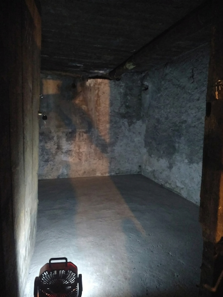 Cave / Garde-meuble ultra-sécurisé – 5 m² –
