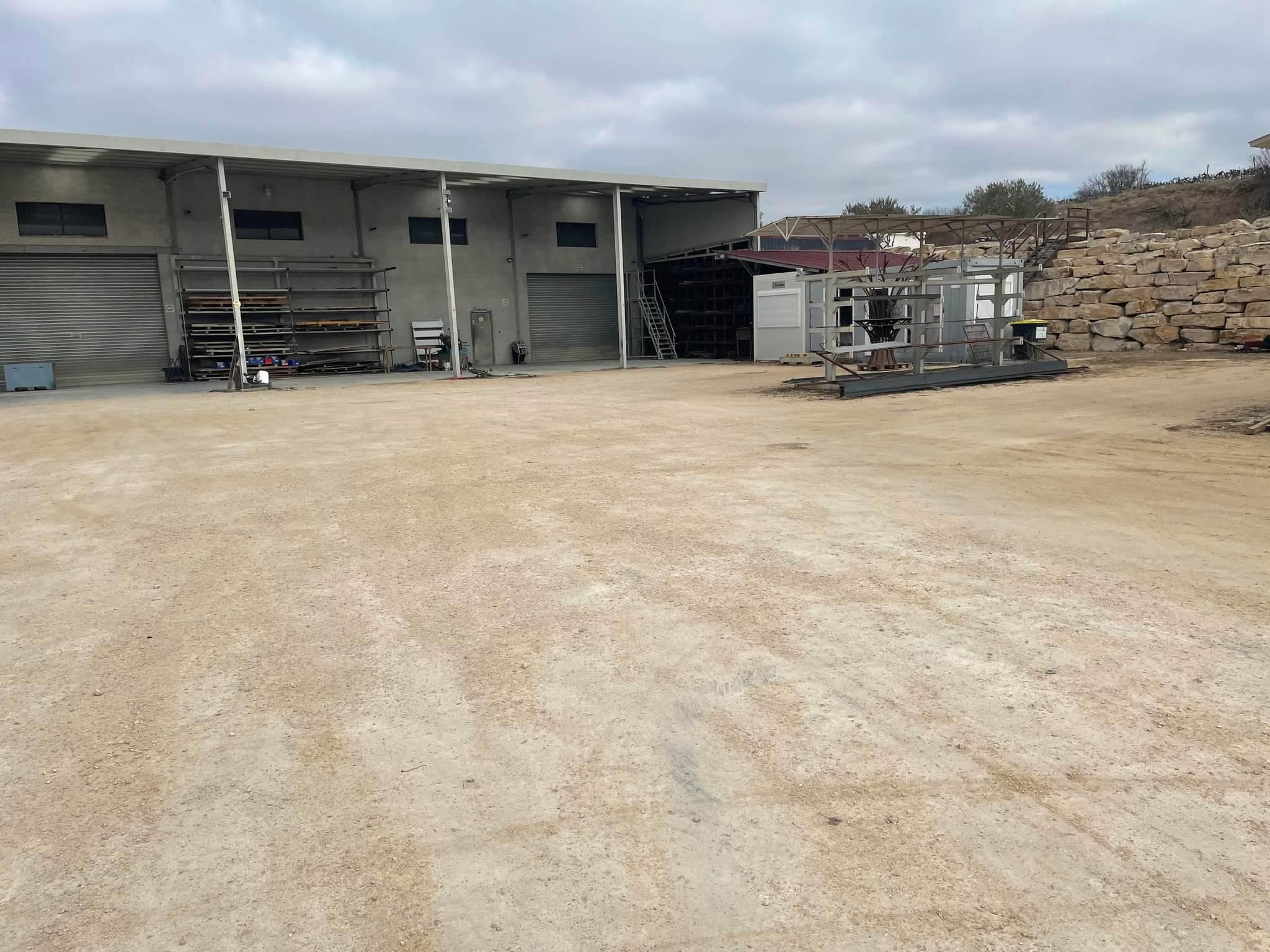 Espaces de stockage intérieurs et extérieurs sécurisés –