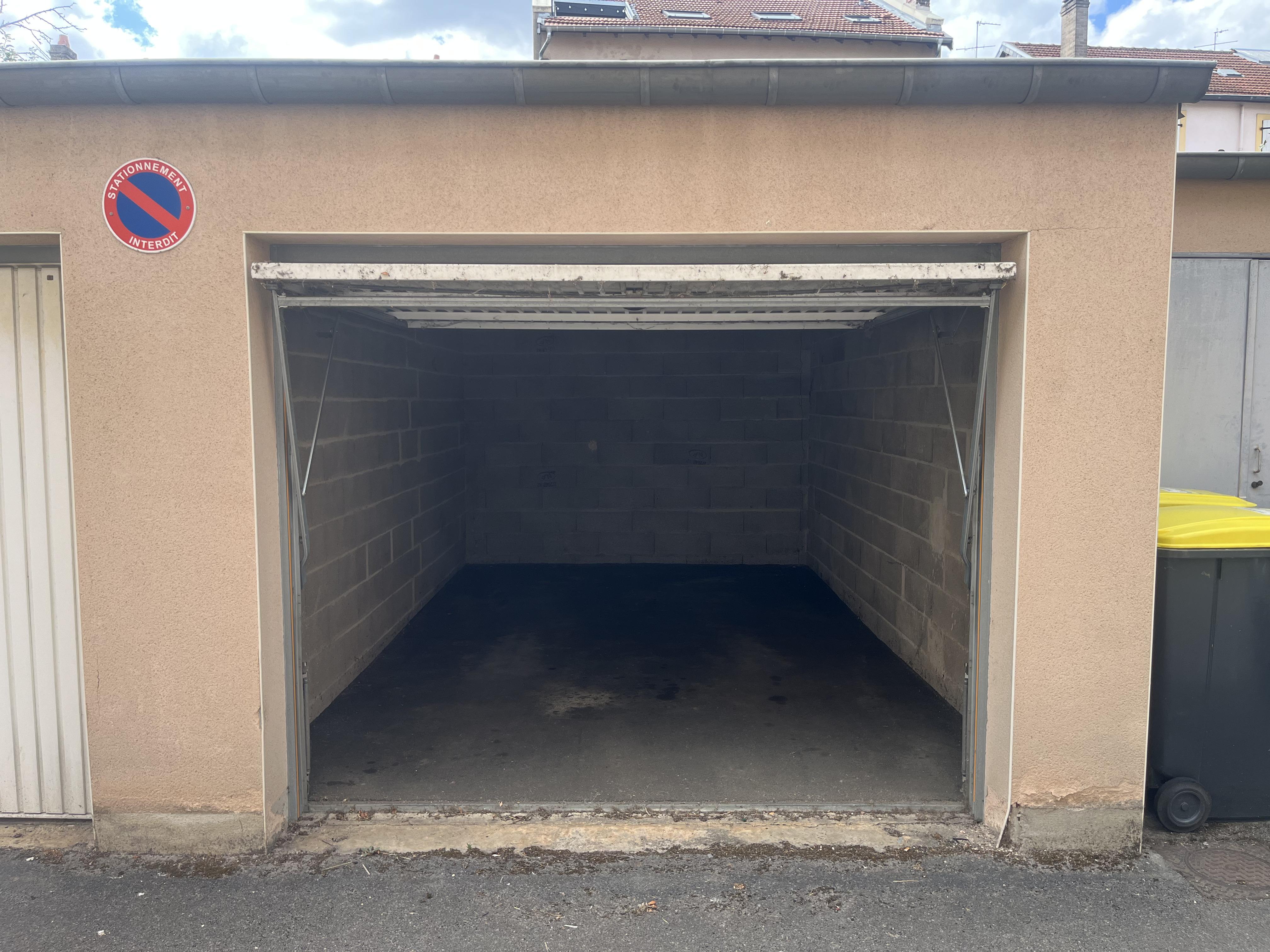 Garage/box 15m² à Metz