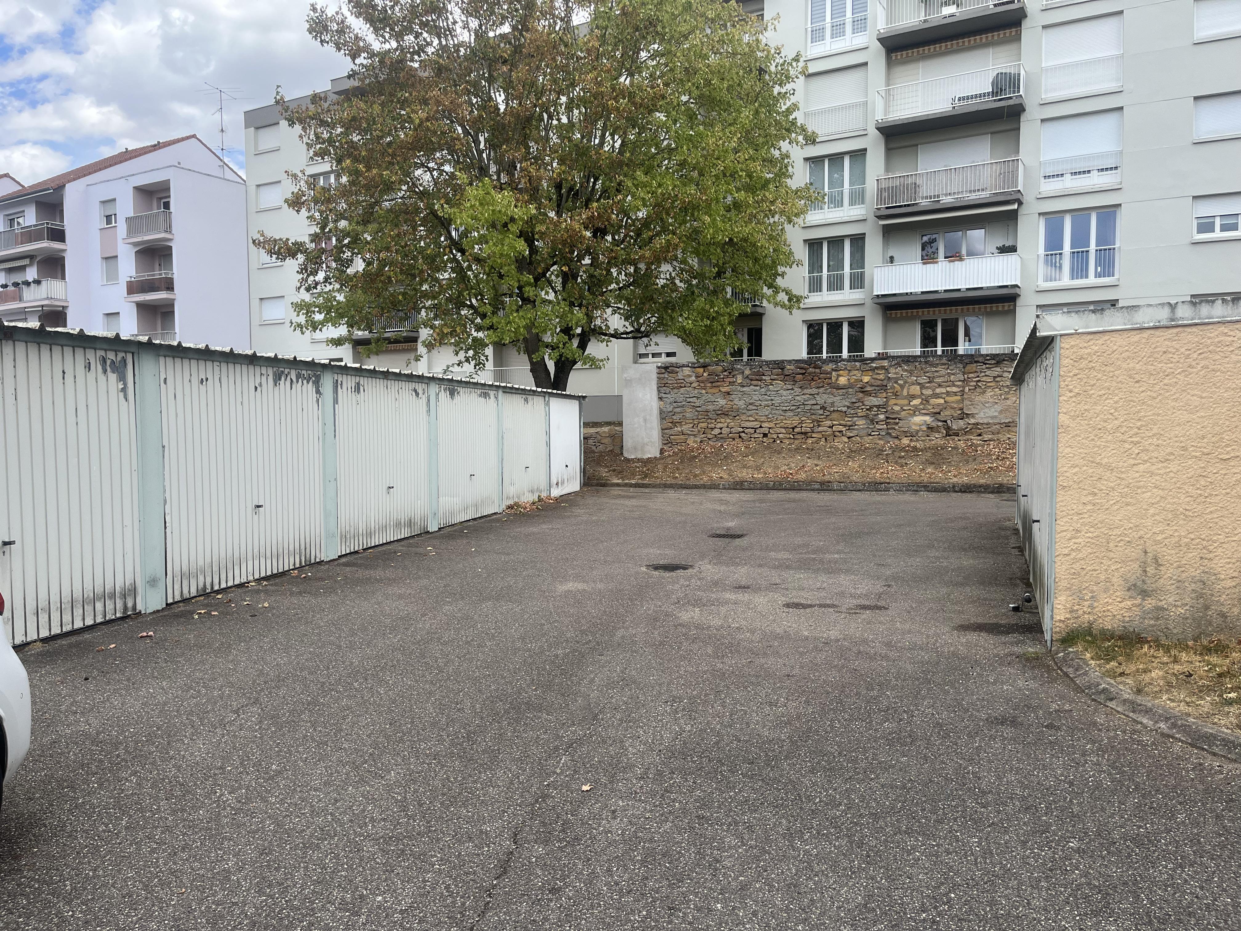 Garage/box 14m² à Metz