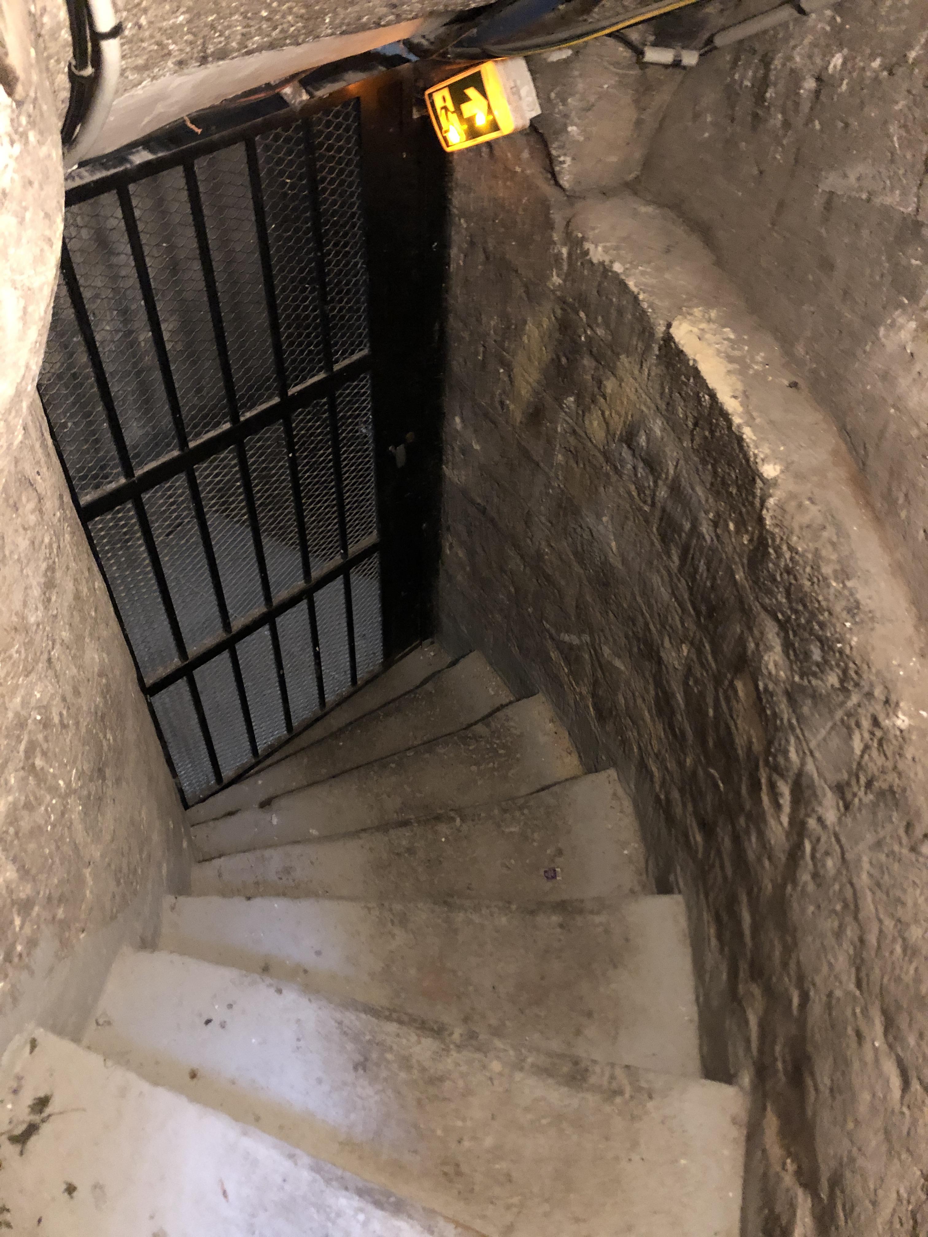 Location - Cave à Paris