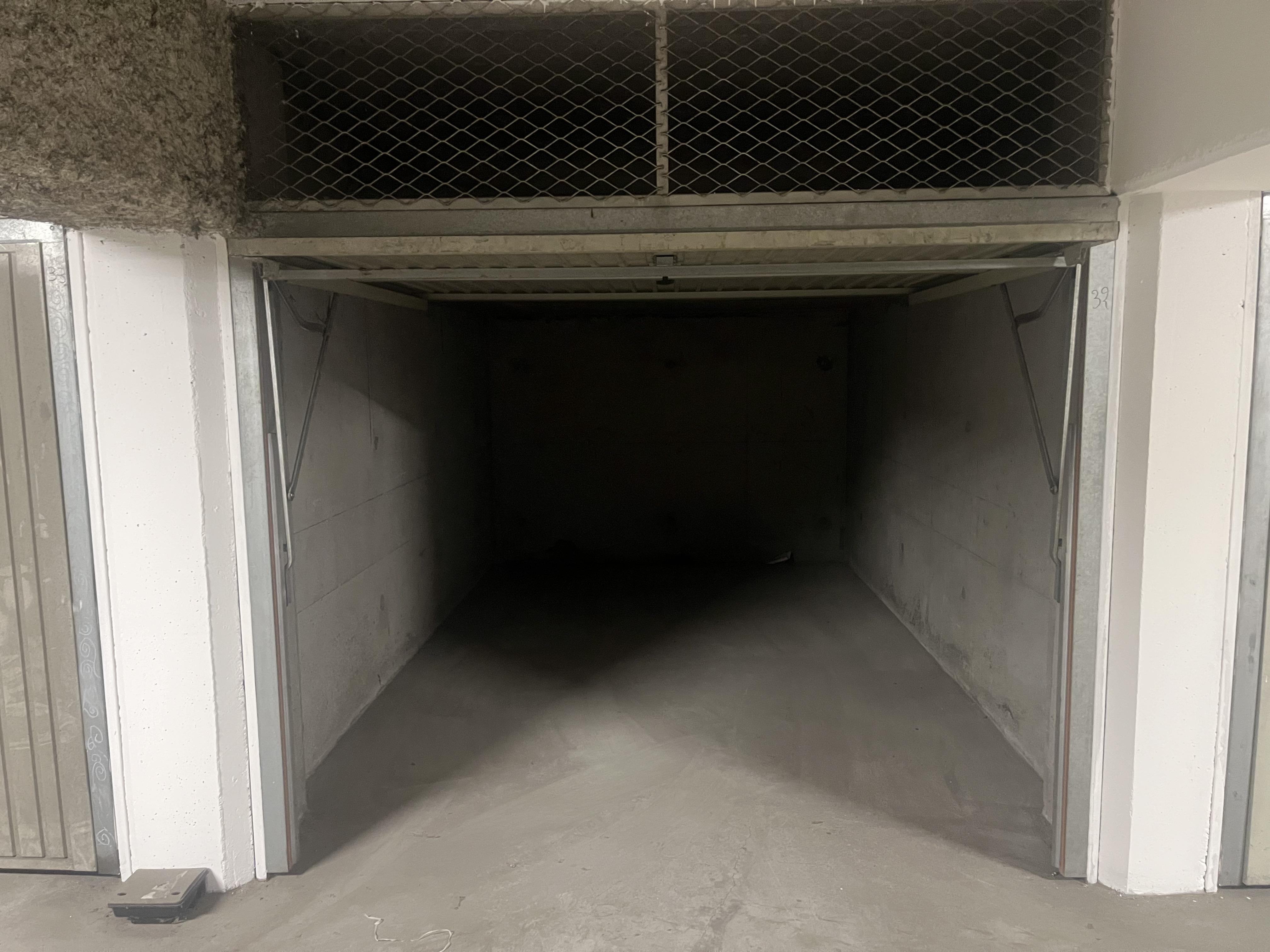 Garage/box 15 m² à Peltre