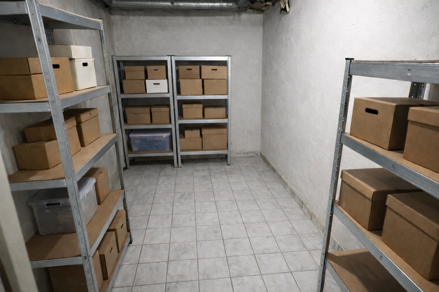 Box de stockage sécurisé avec étagères – 7
