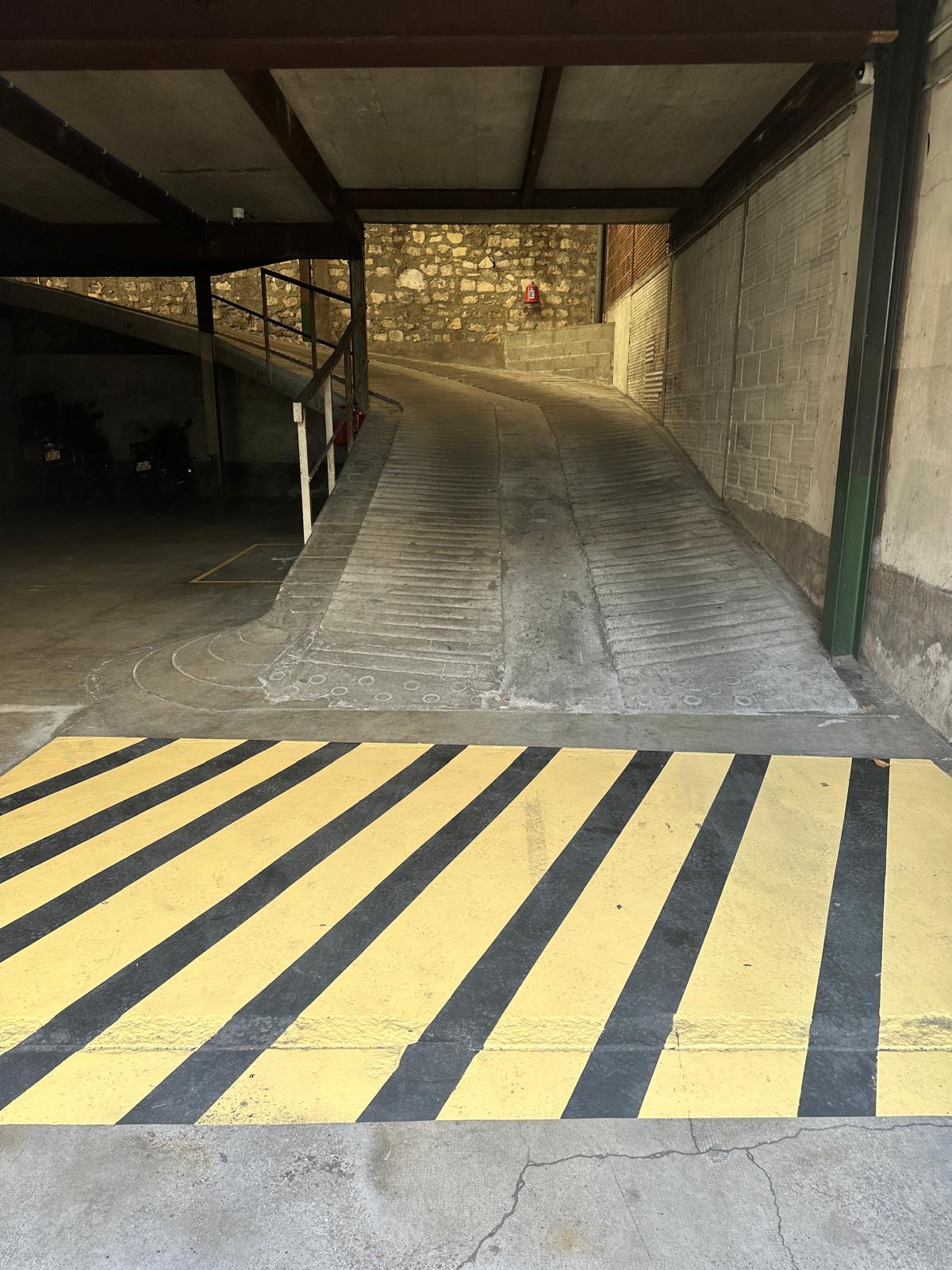 Box de stockage - Garde meuble - Parking