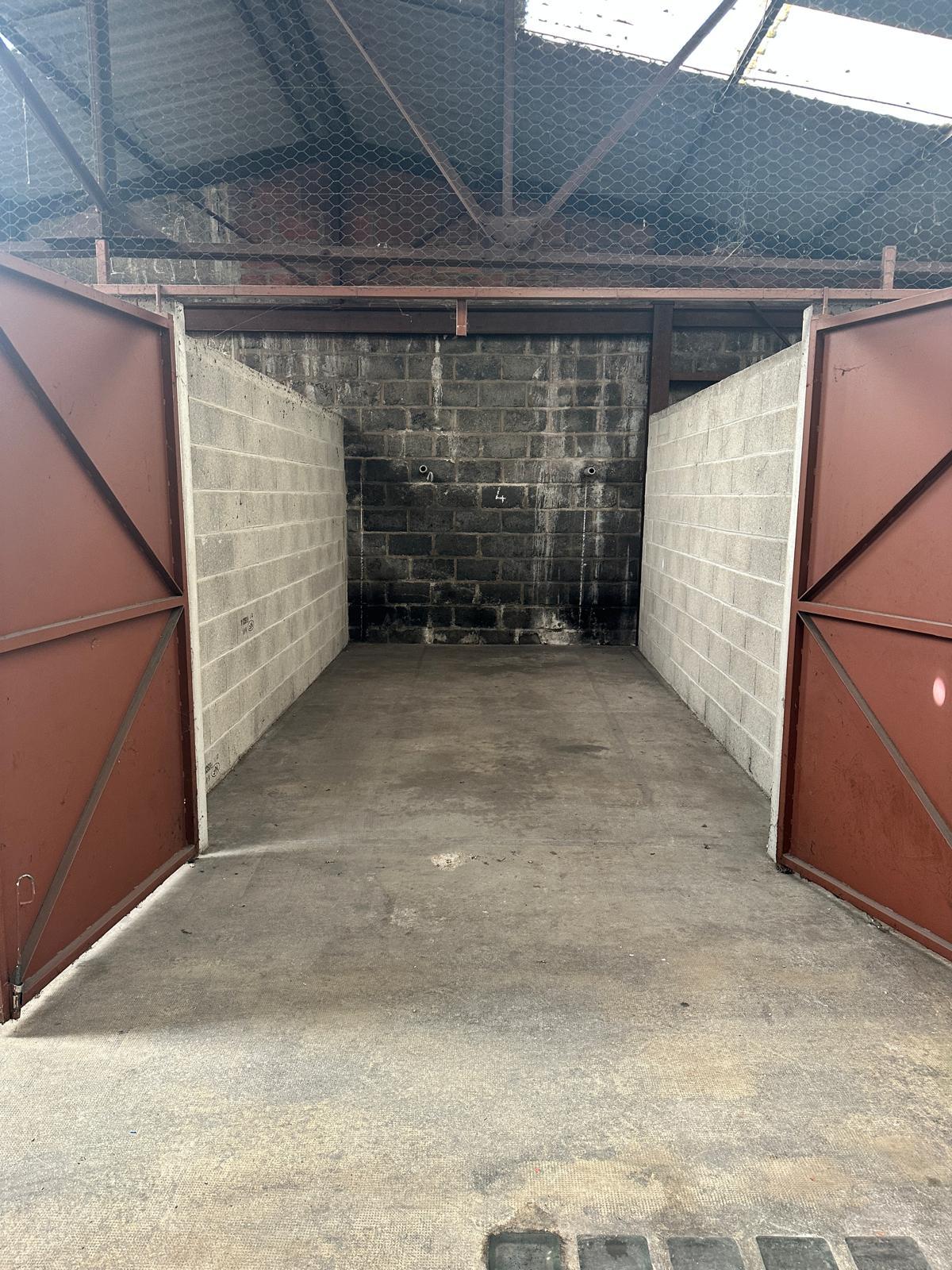 Box de stockage - Garde meuble - Parking