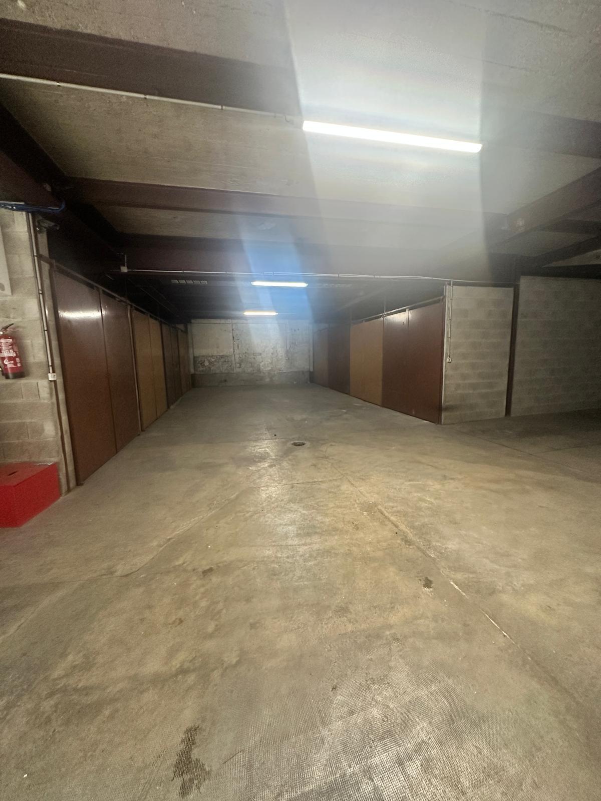 Box de stockage - Garde meuble - Parking