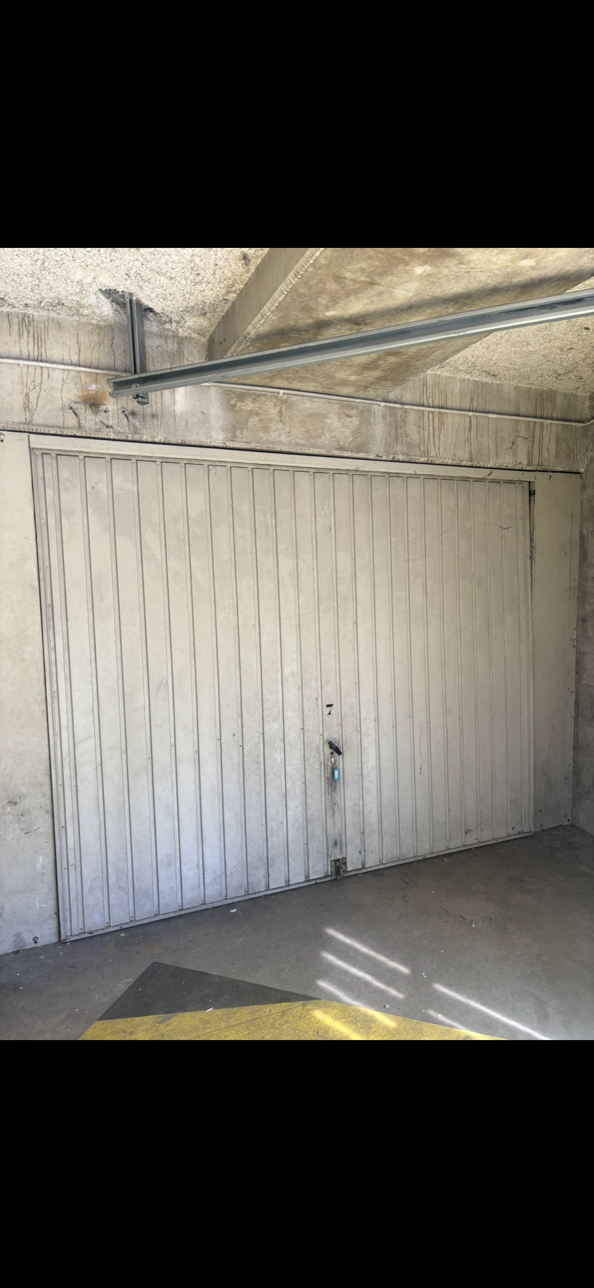 Garage/box 16m² à Bordeaux