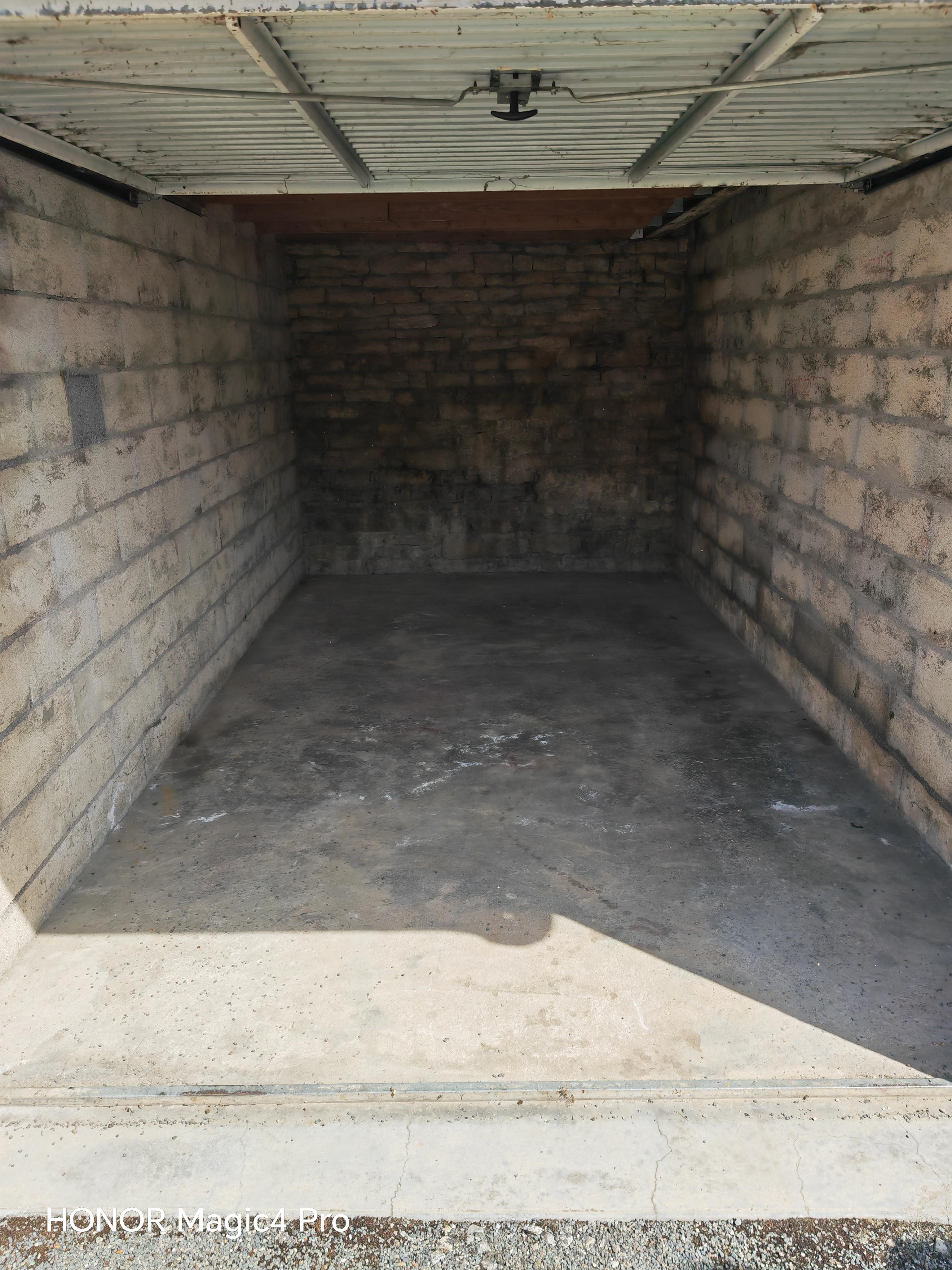 Garage/box 12m² à Quincey