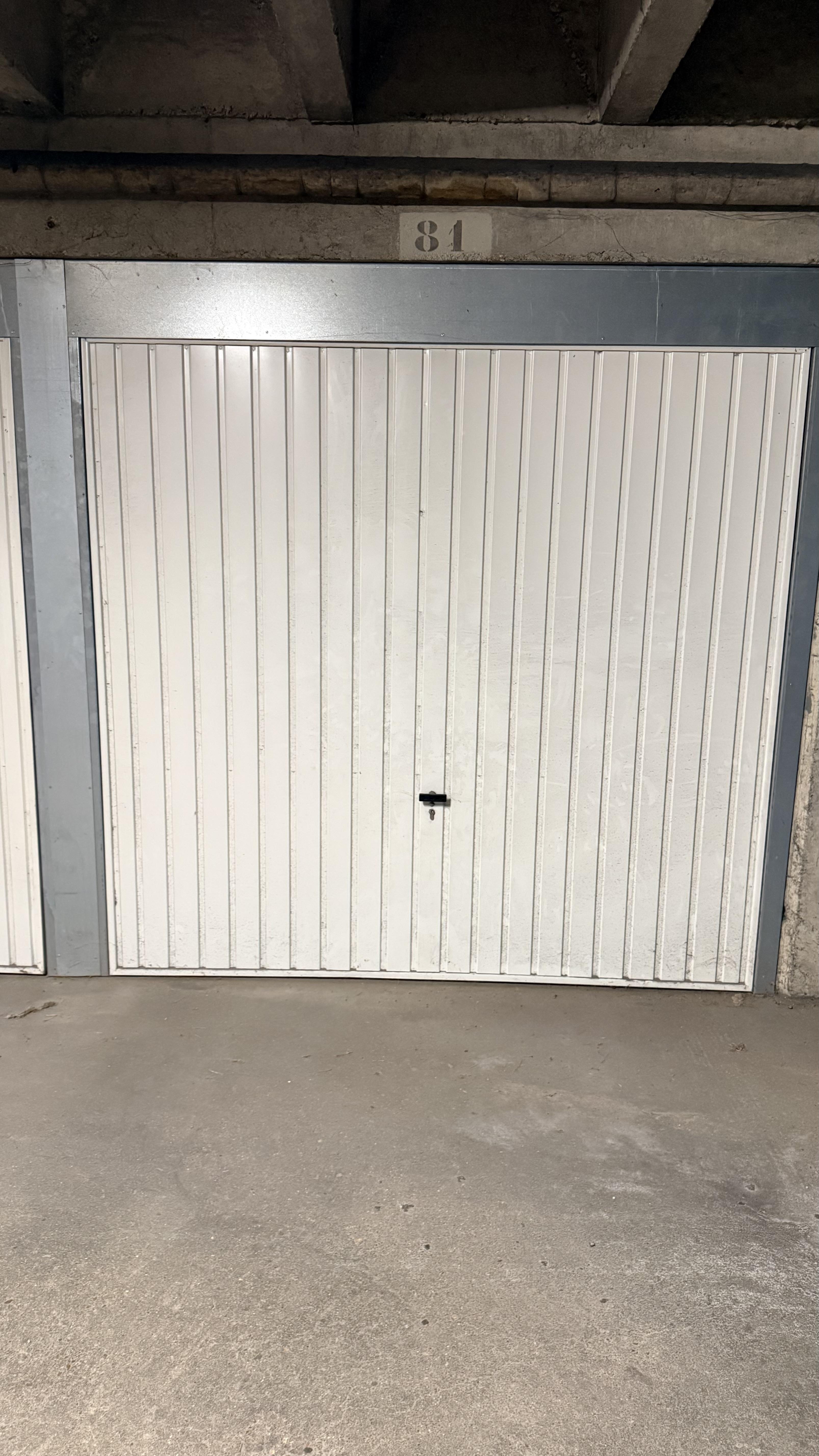 Garage Box 12m² à Dourdan