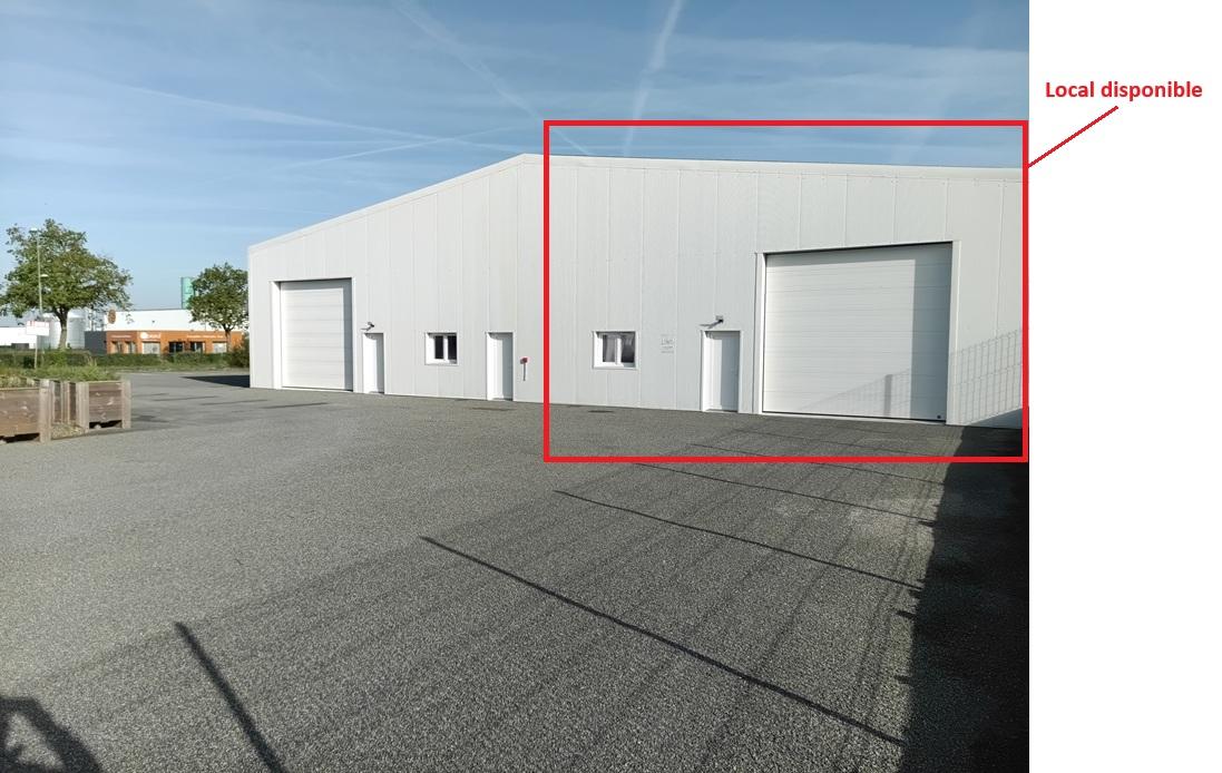 Local professionnel neuf 184m² — Hauteur 6,92m —