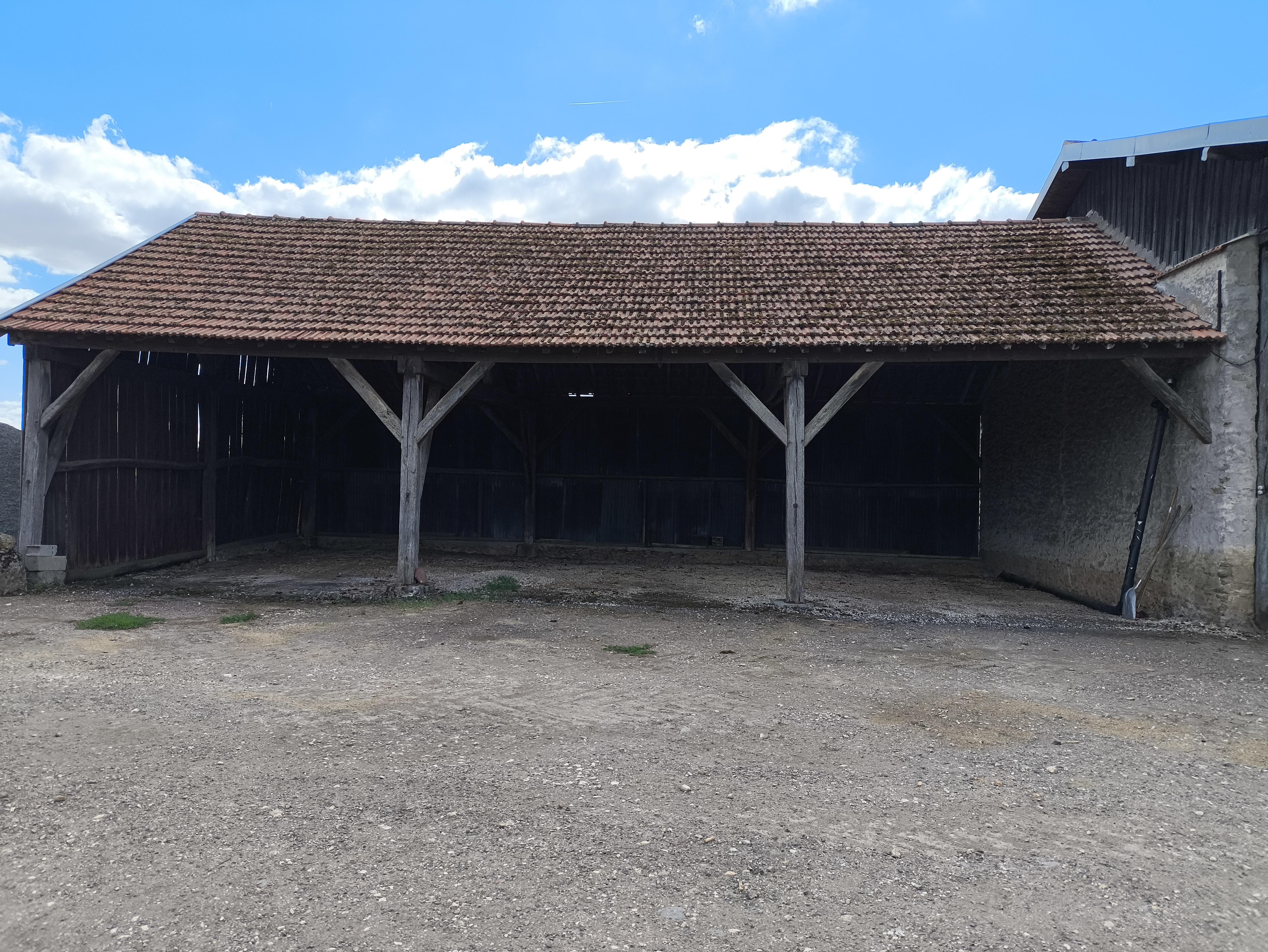 STOCKAGE (entrepôts, stockage...)