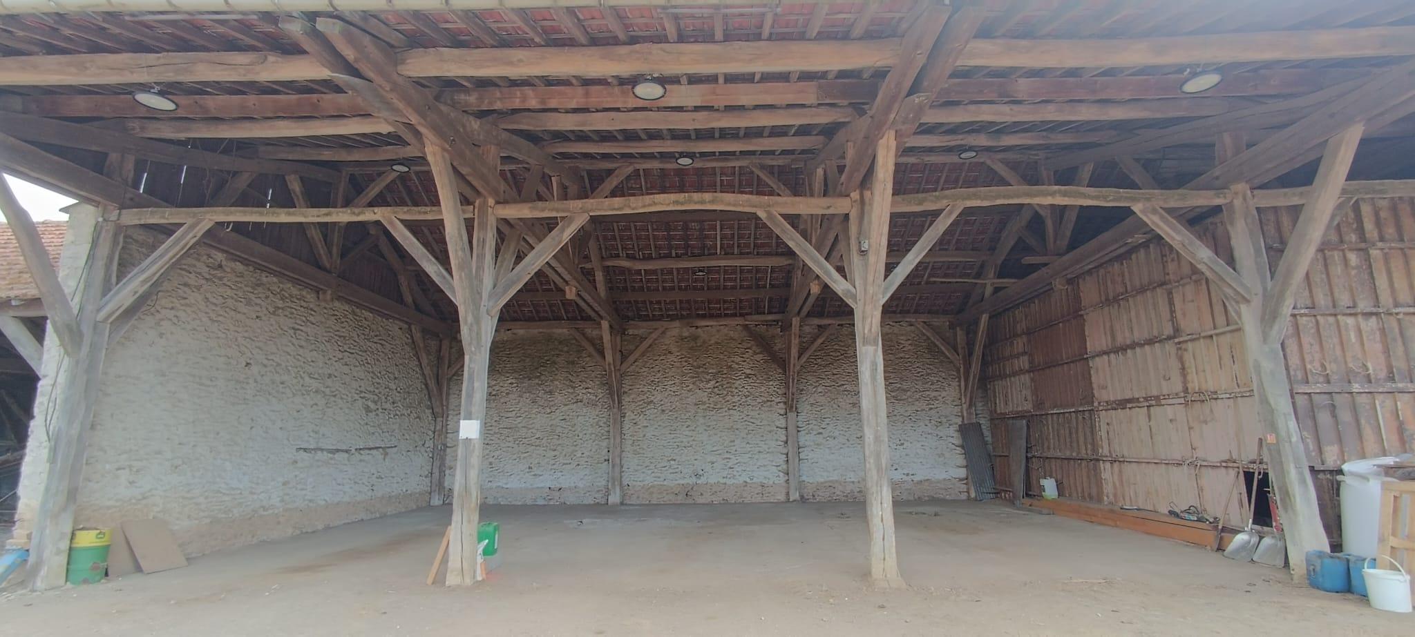 HANGAR GRAND VOLUME