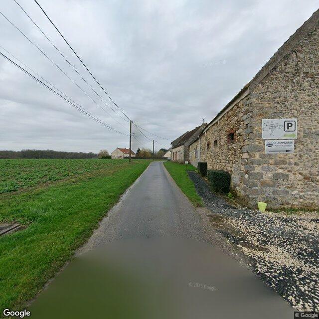 Place de parking non couverte - dans cour