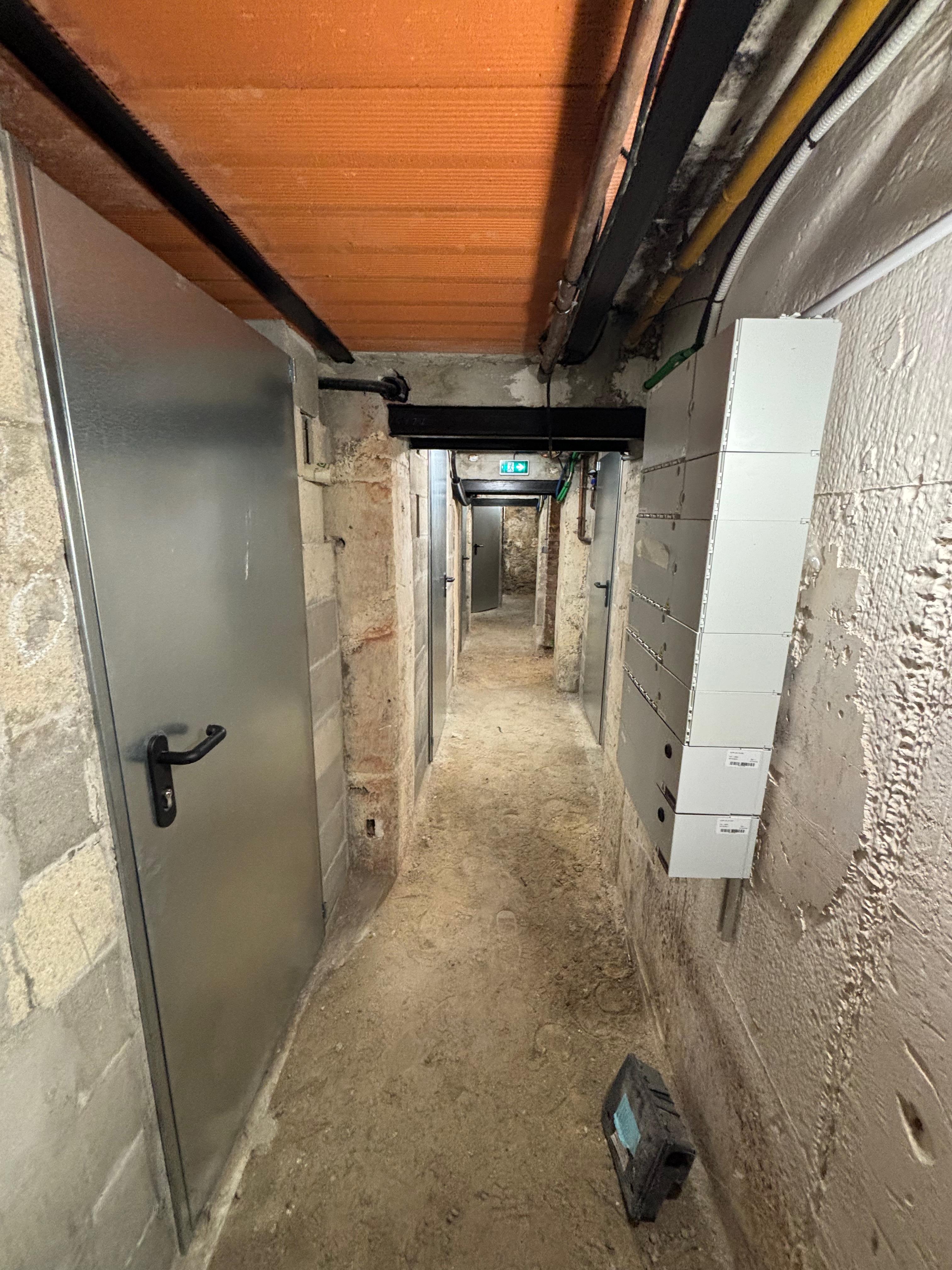 Loue cave - 2m² - Paris 18ème